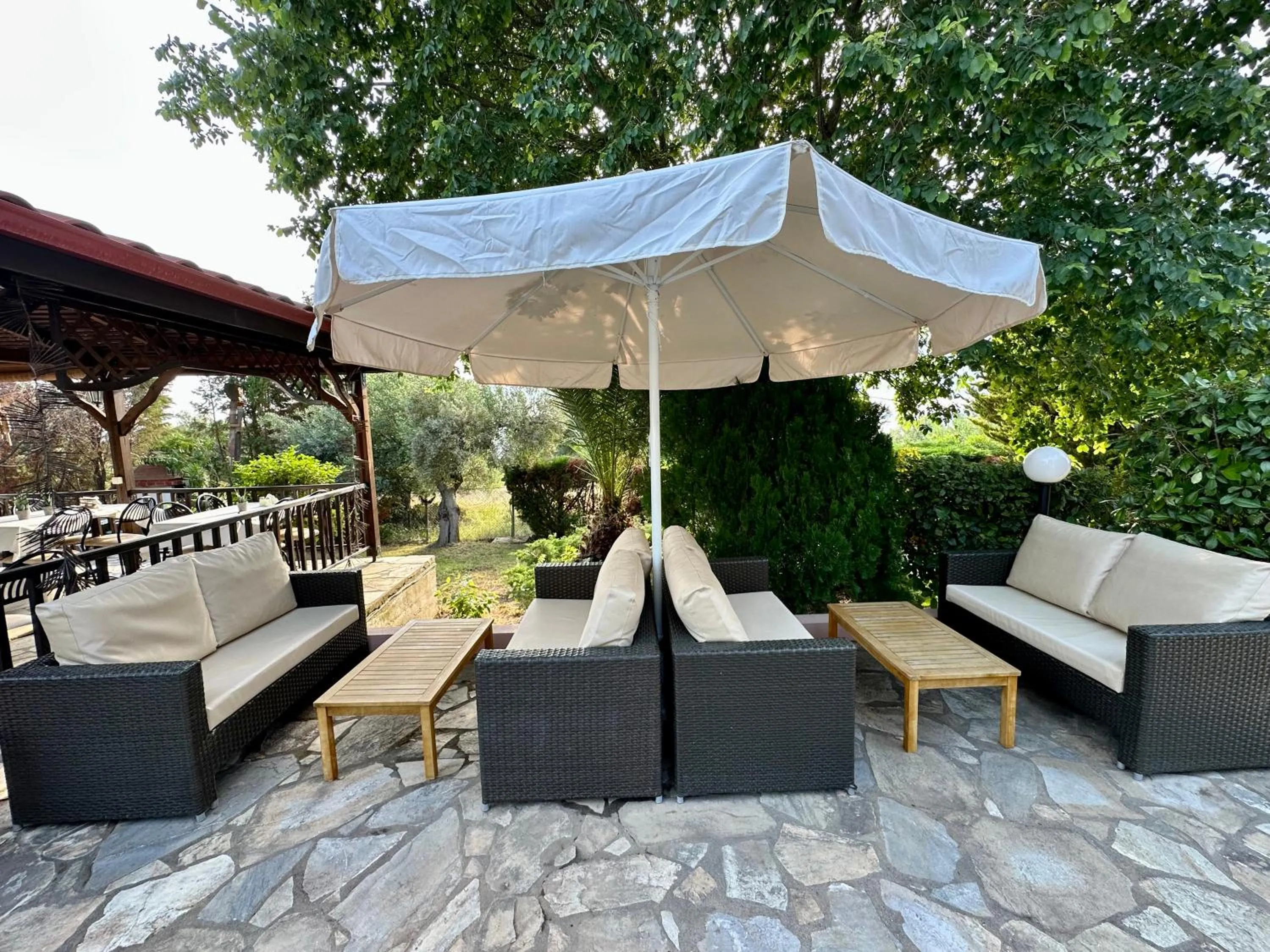 Patio in Agrili Apartments & Rooms