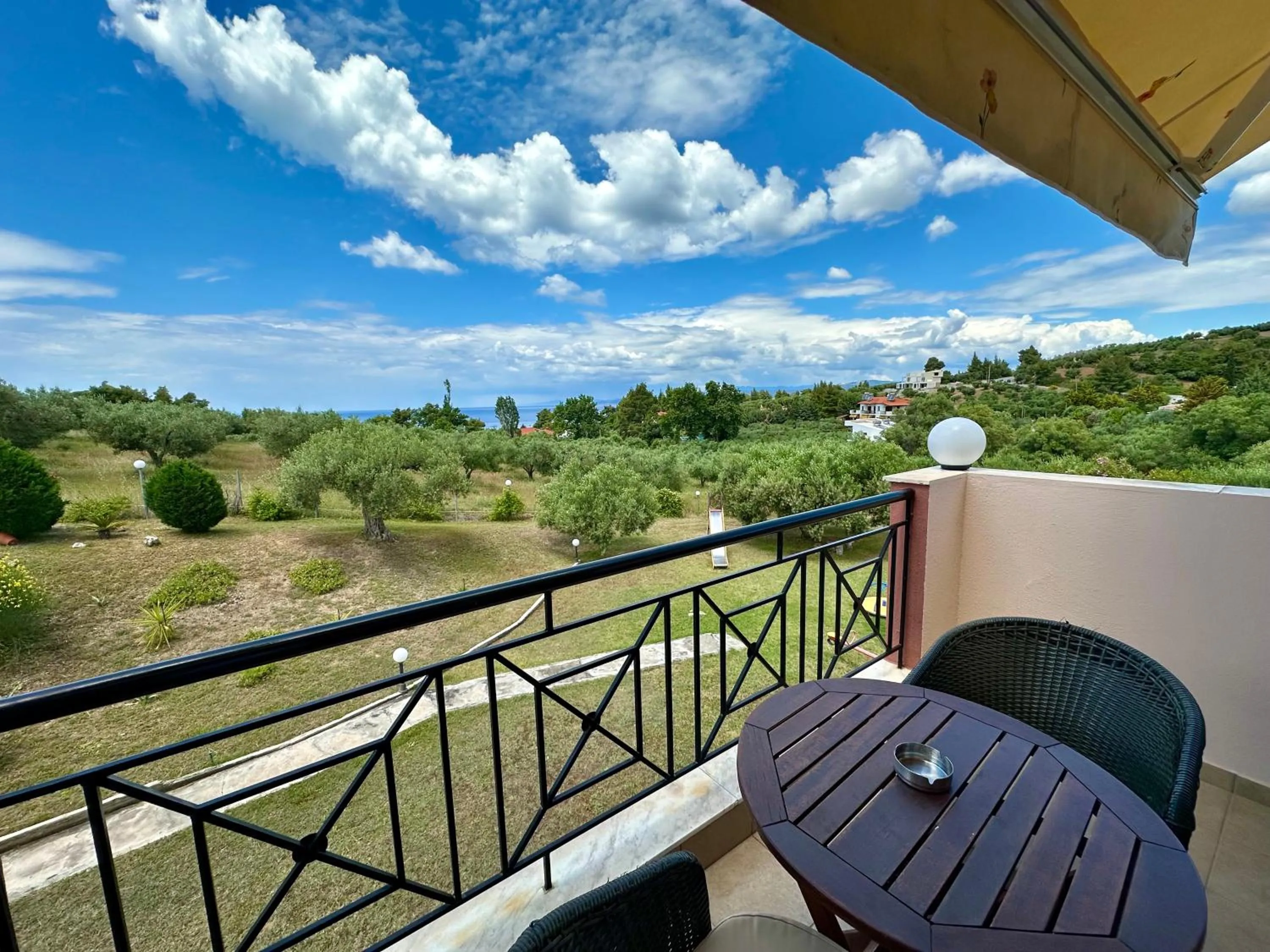 Day in Agrili Apartments & Rooms