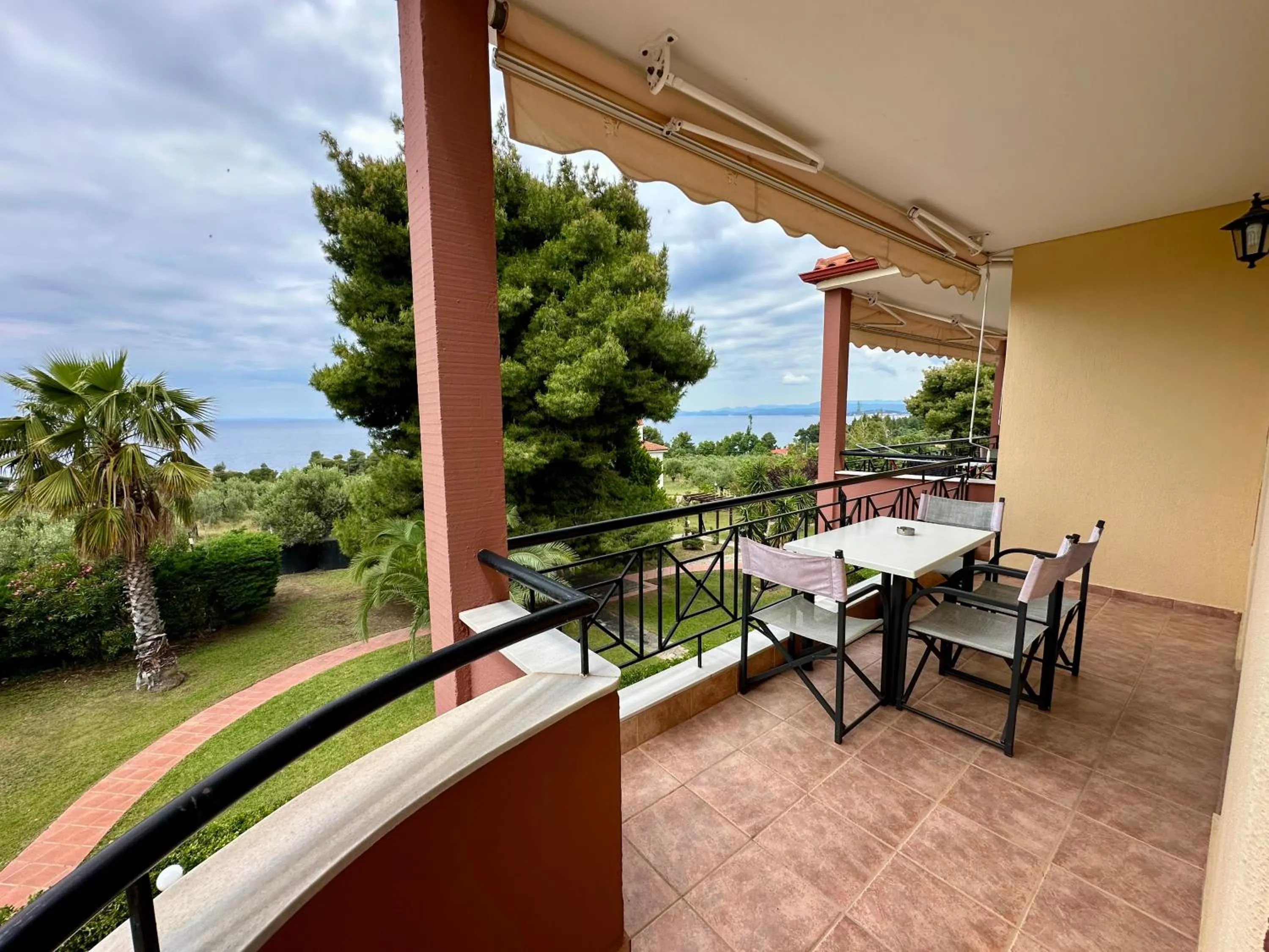 Day in Agrili Apartments & Rooms