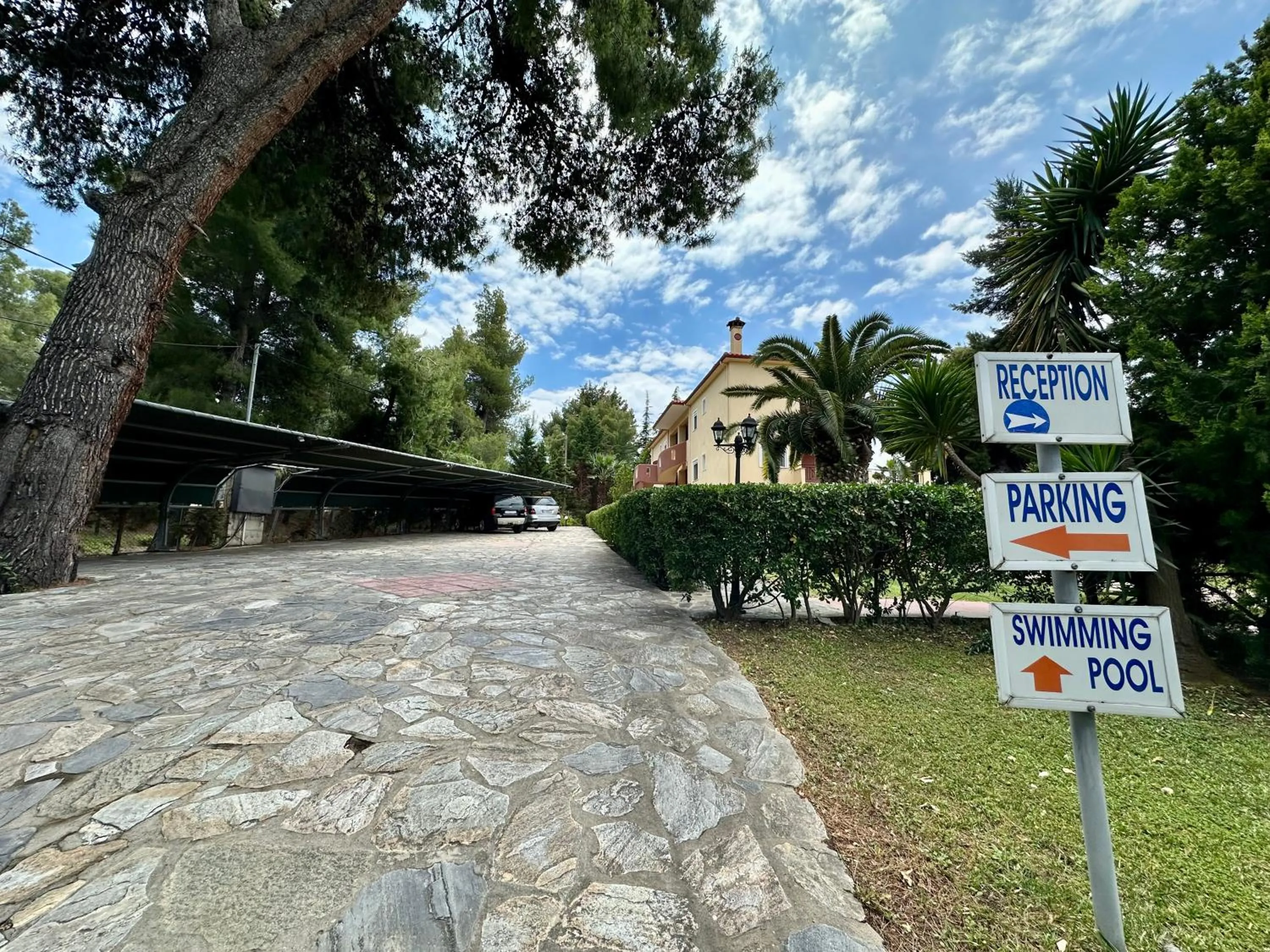 Day in Agrili Apartments & Rooms