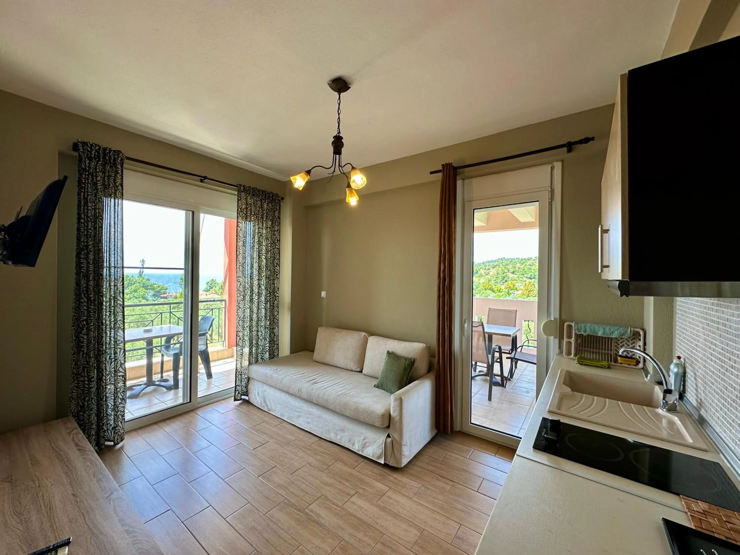 TV and multimedia, Bed in Agrili Apartments & Rooms