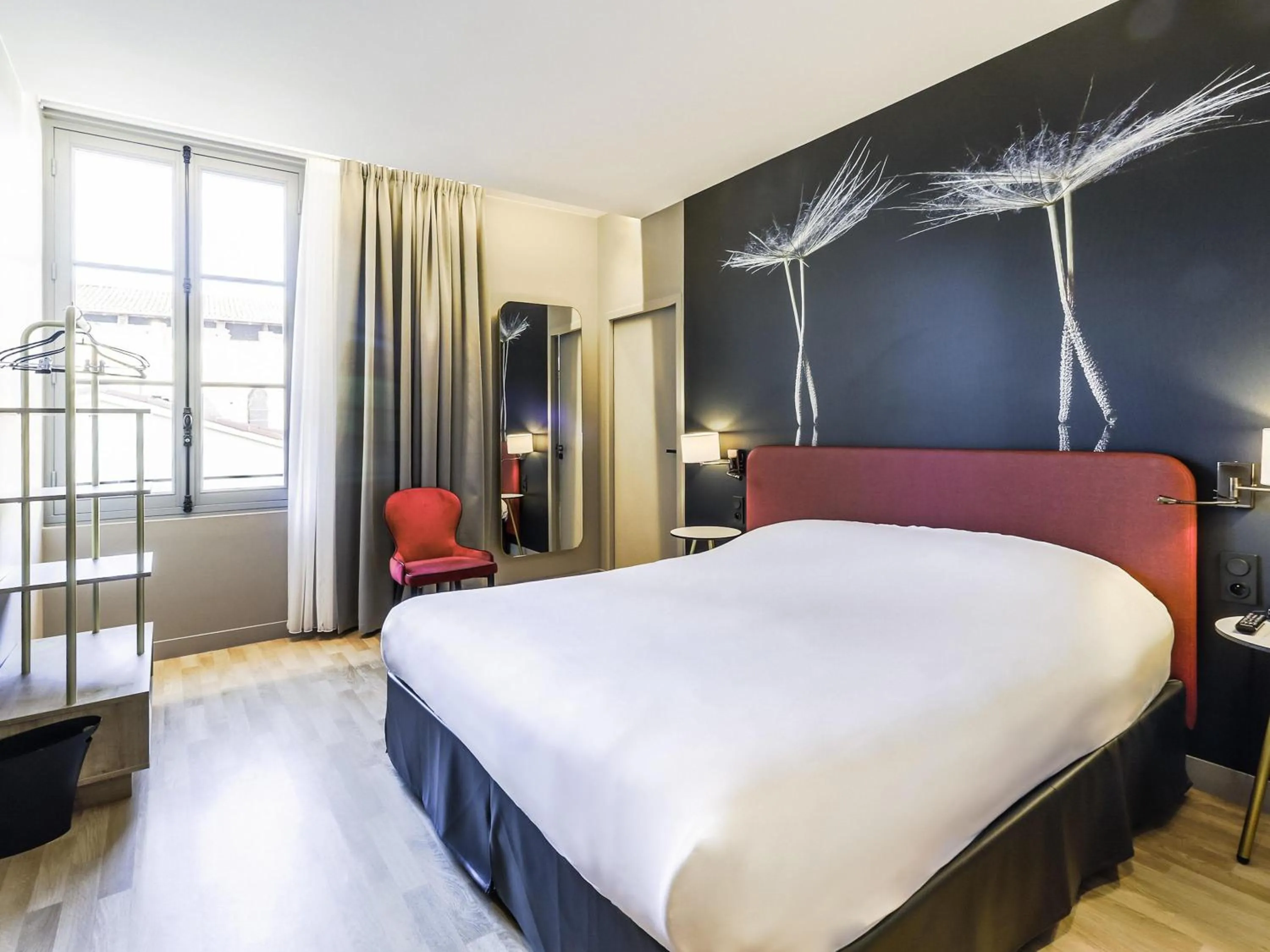 Bedroom, Bed in Ibis Styles Toulouse Capitole