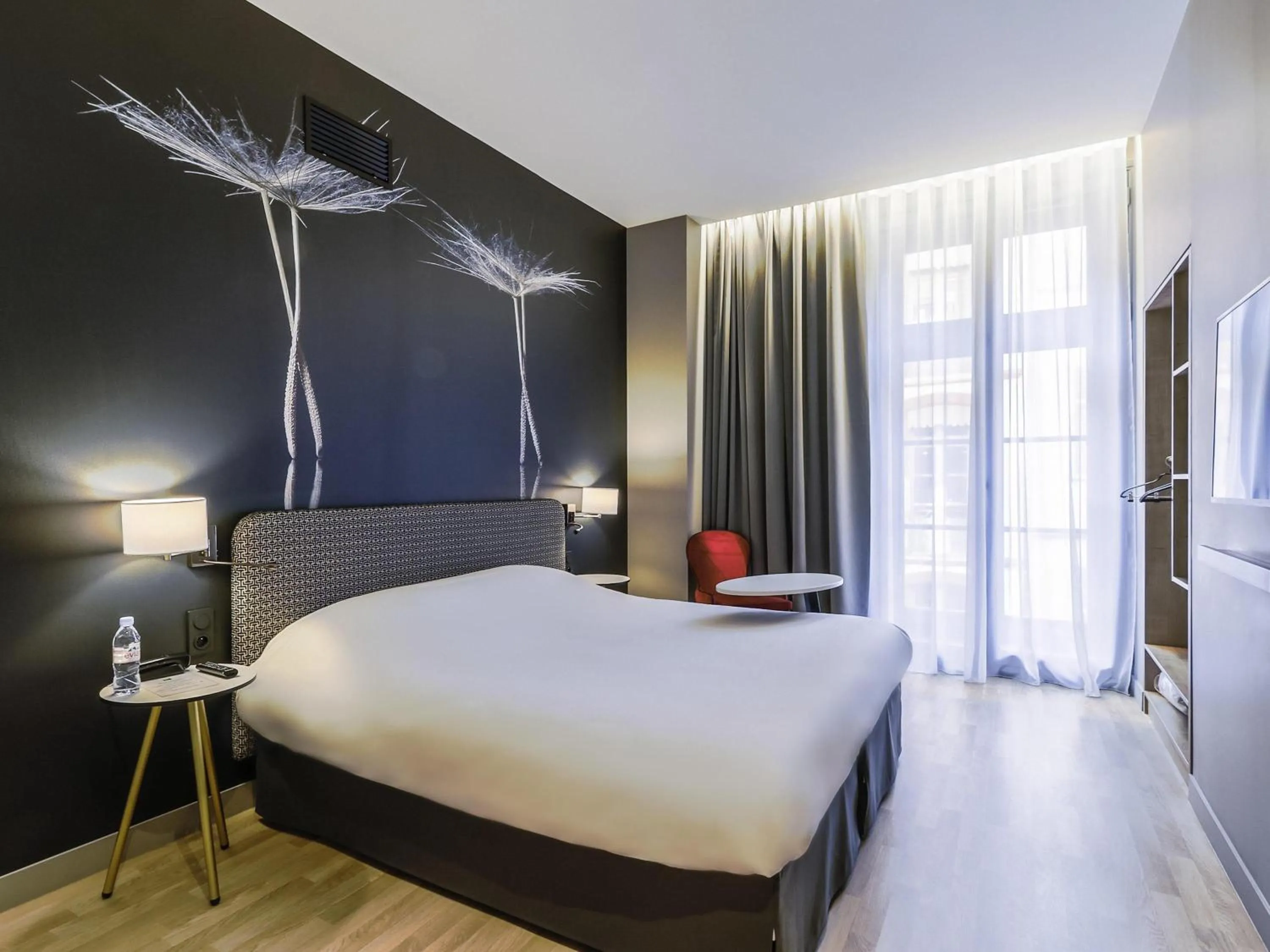 Bedroom, Bed in Ibis Styles Toulouse Capitole