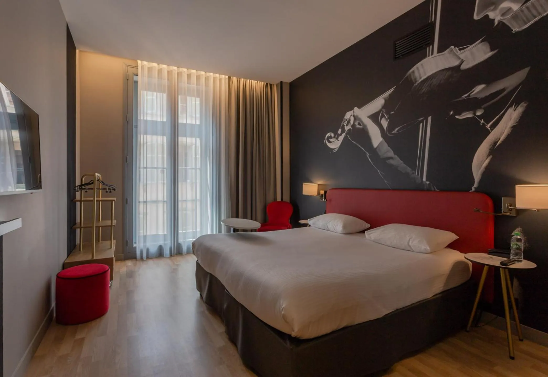 Photo of the whole room, Bed in Ibis Styles Toulouse Capitole