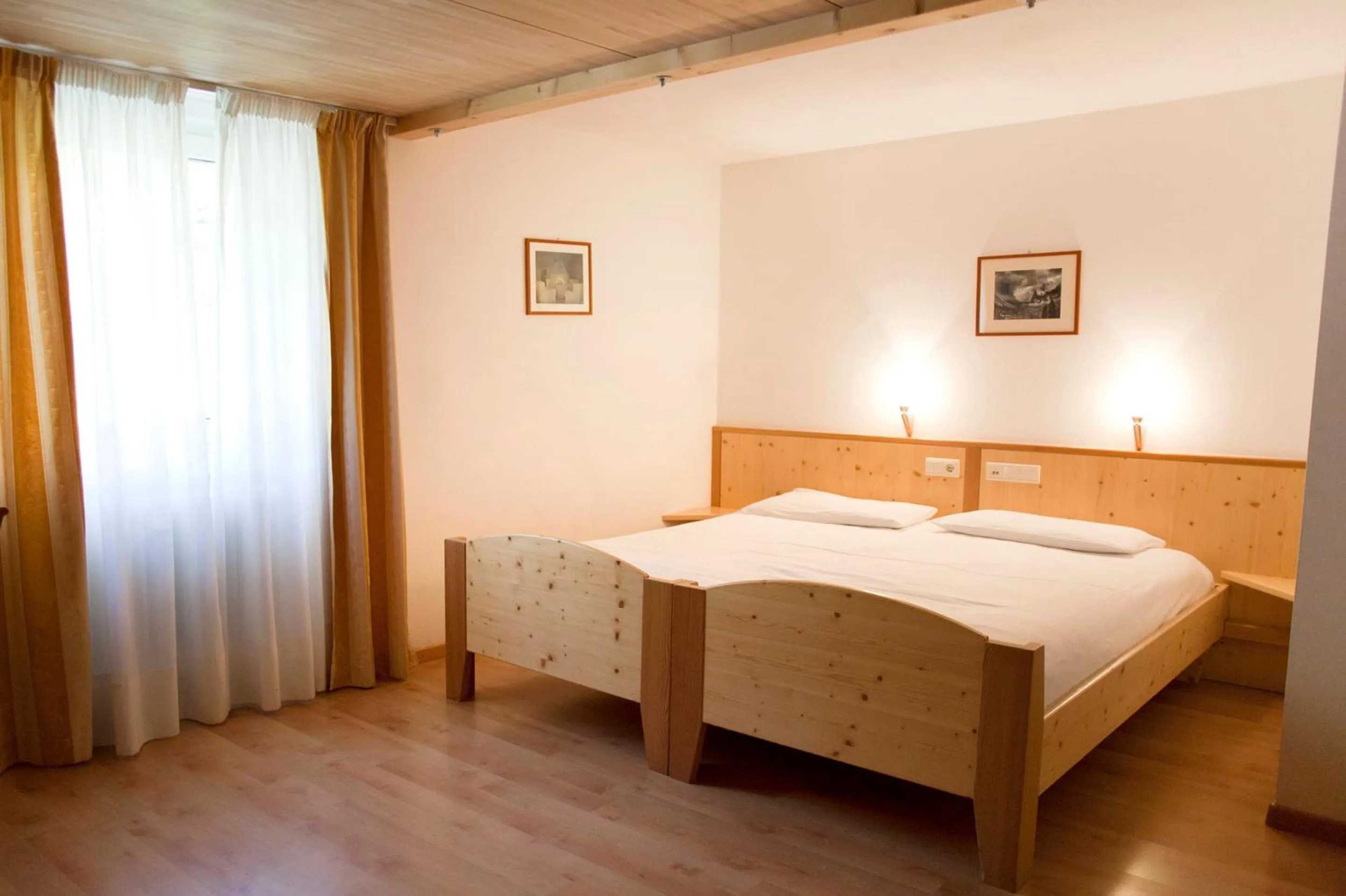 Day, Bed in Hotel Meisules