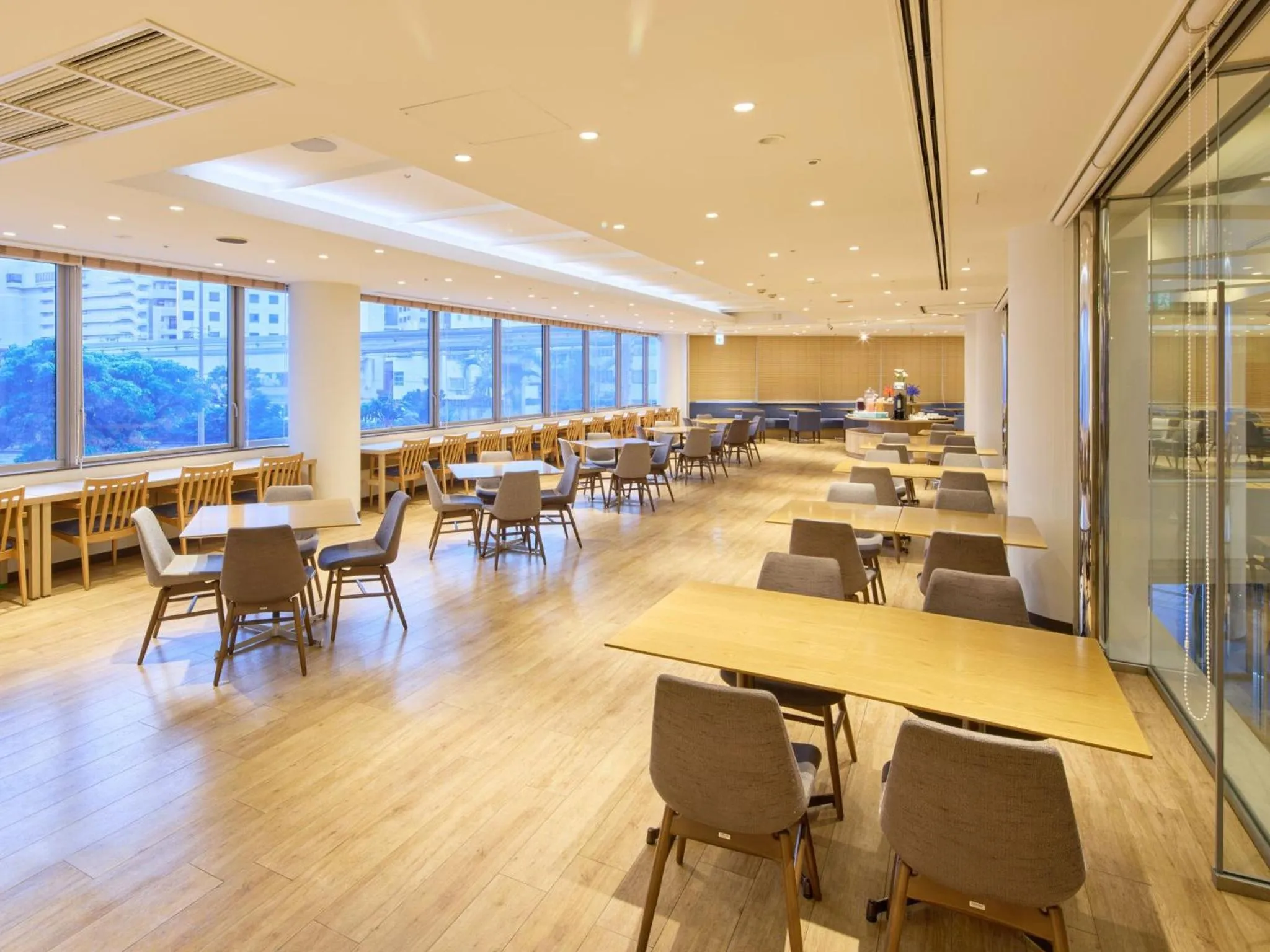 Restaurant/places to eat in Okinawa NaHaNa Hotel & Spa