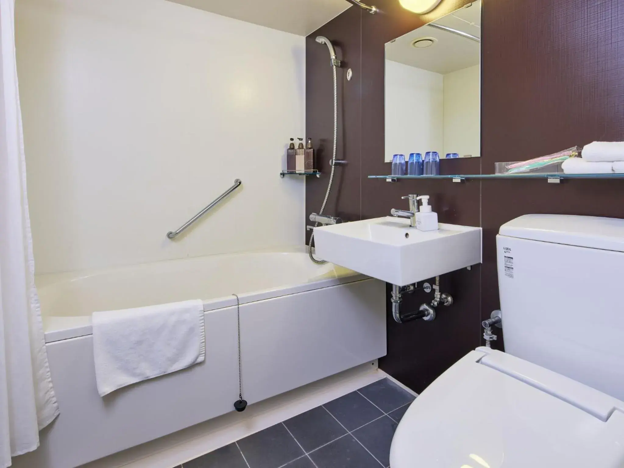 Superior Triple Room - Non-Smoking in Okinawa NaHaNa Hotel & Spa Superior Triple Room - Non-Smoking in Okinawa NaHaNa Hotel & Spa