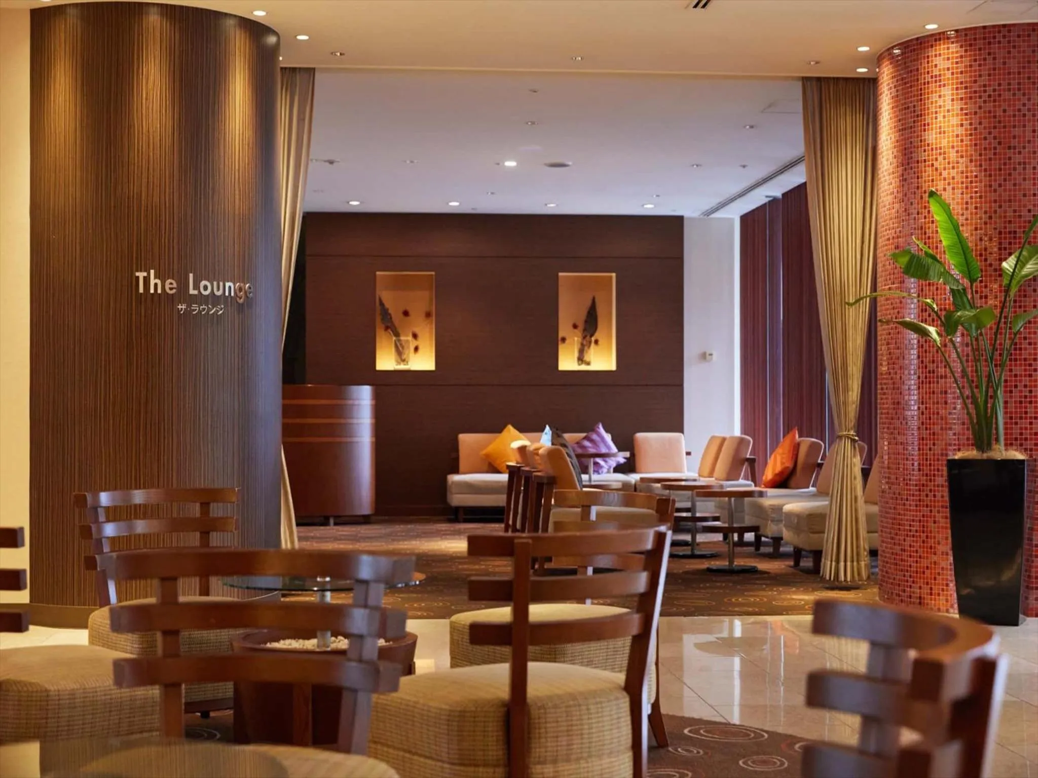 Communal lounge/ TV room in Okinawa NaHaNa Hotel & Spa