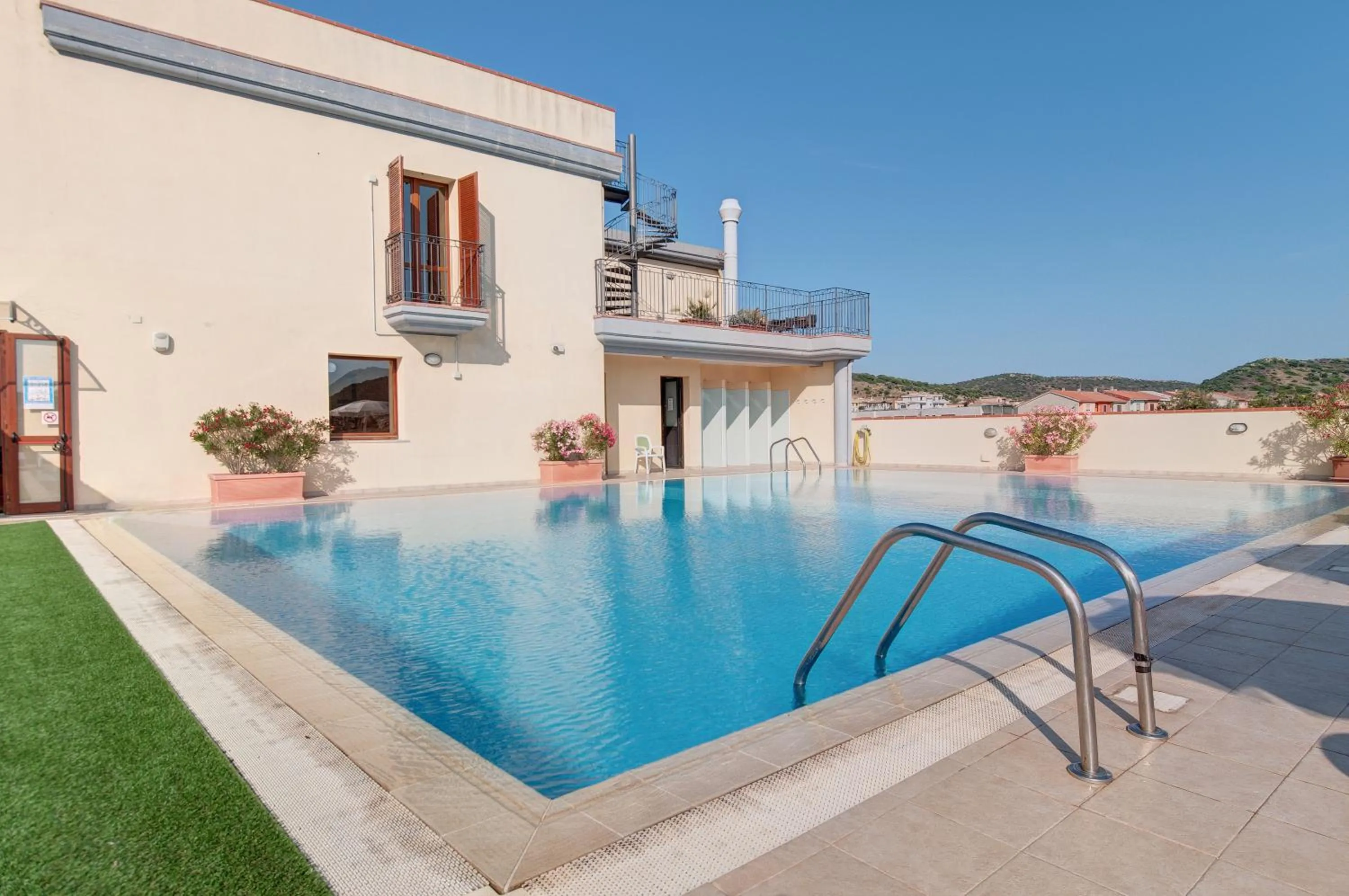 Swimming pool in Residence Le Fontane