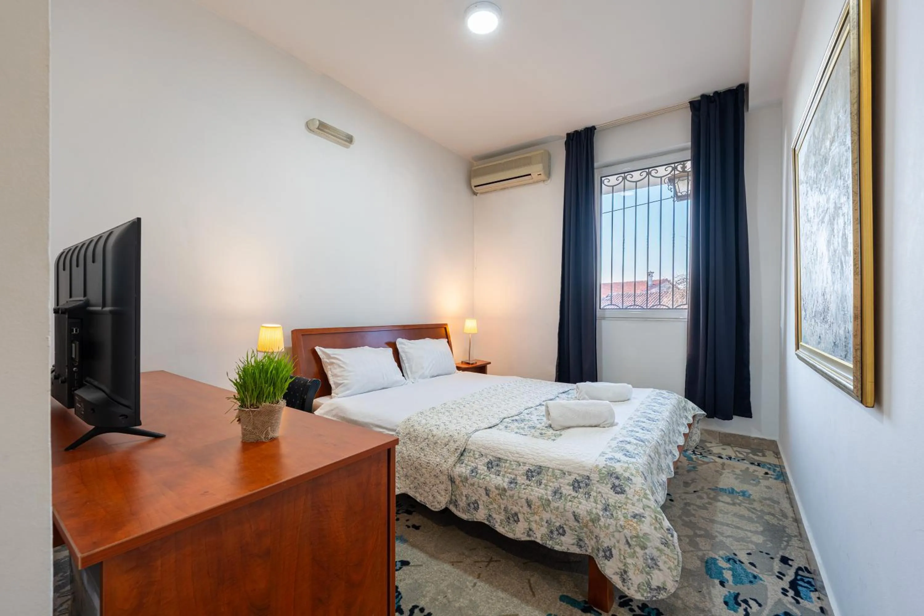 Bed in Hotel Bojatours