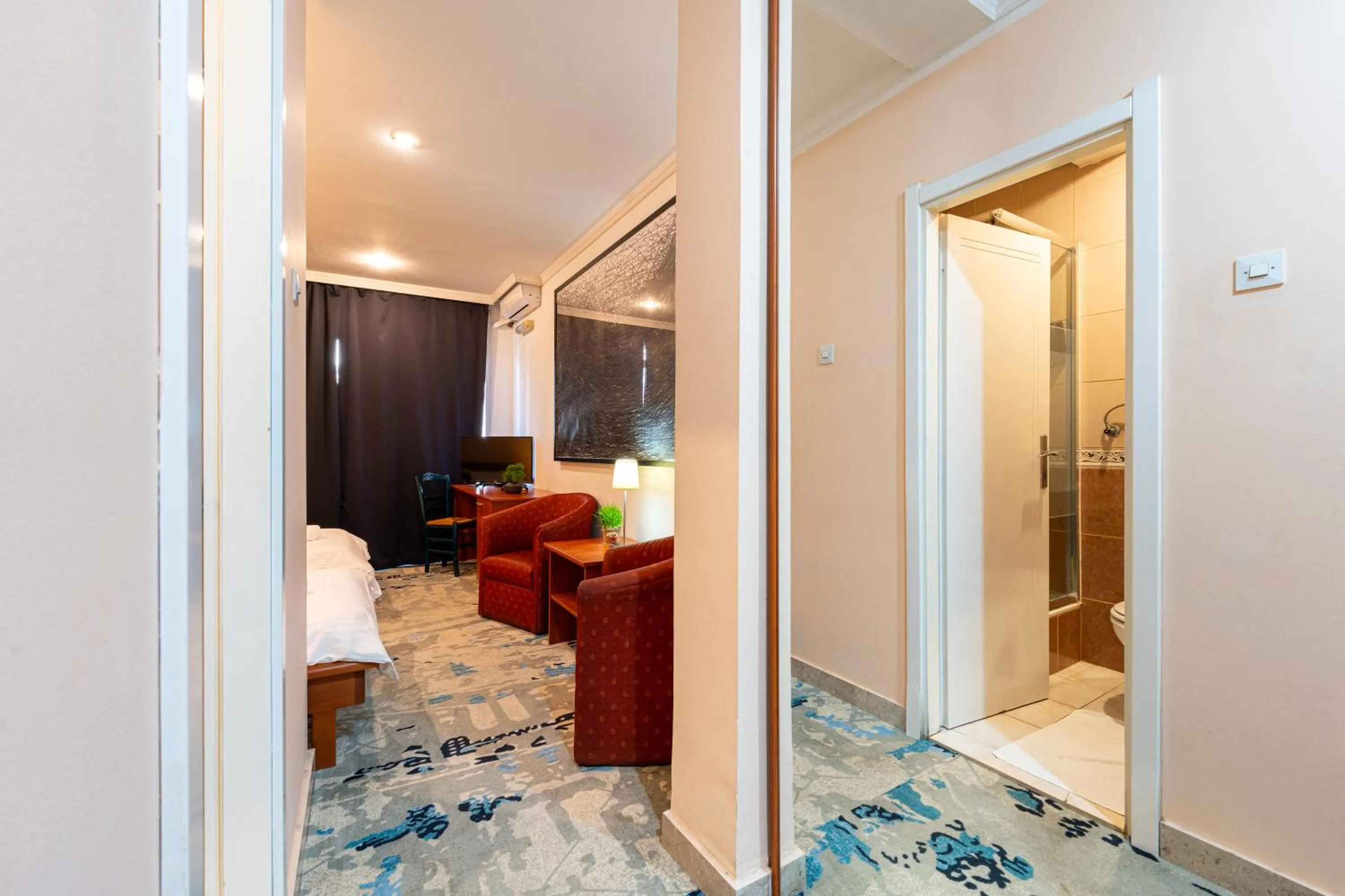 Bed in Hotel Bojatours