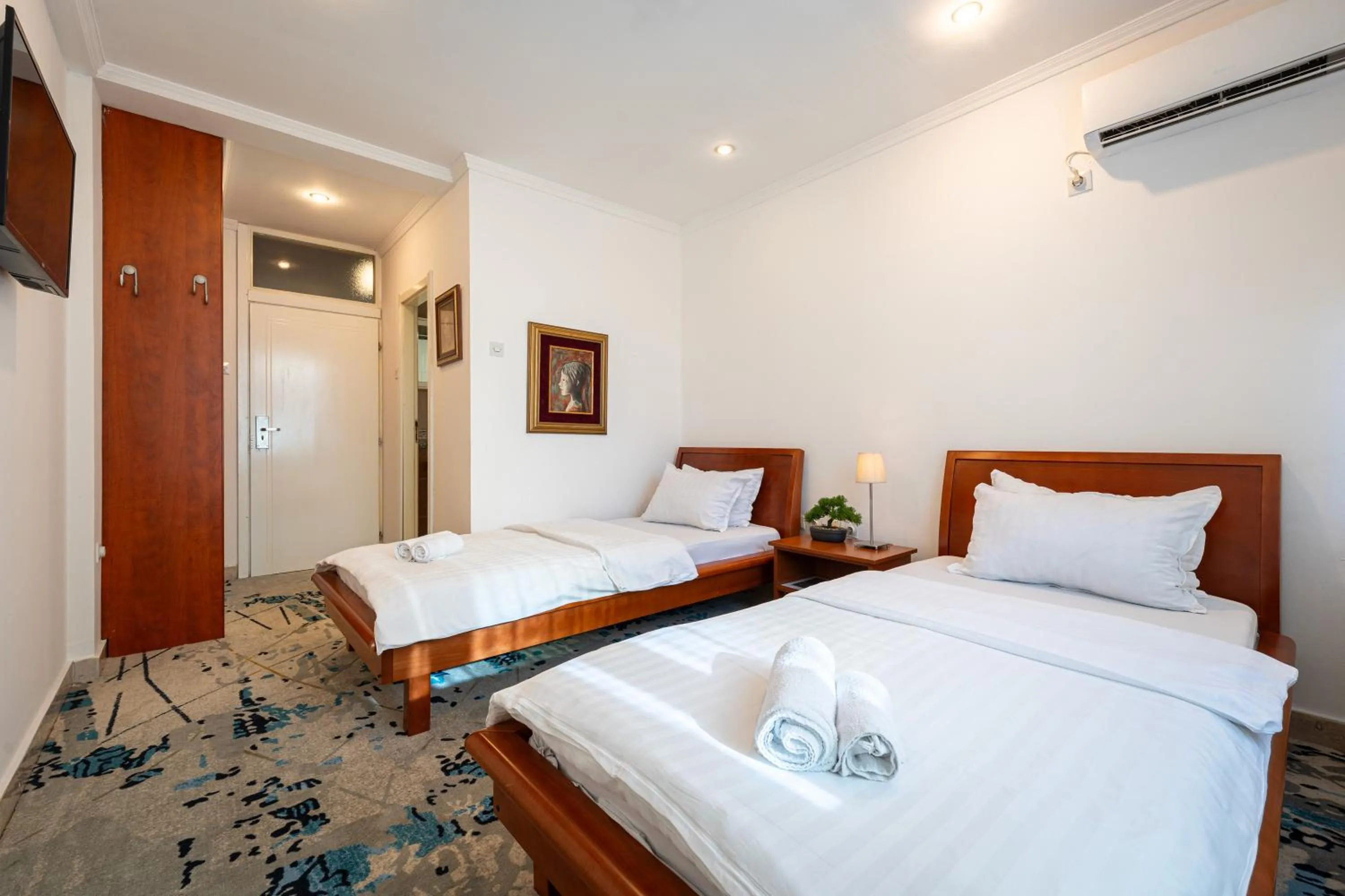 Bed in Hotel Bojatours