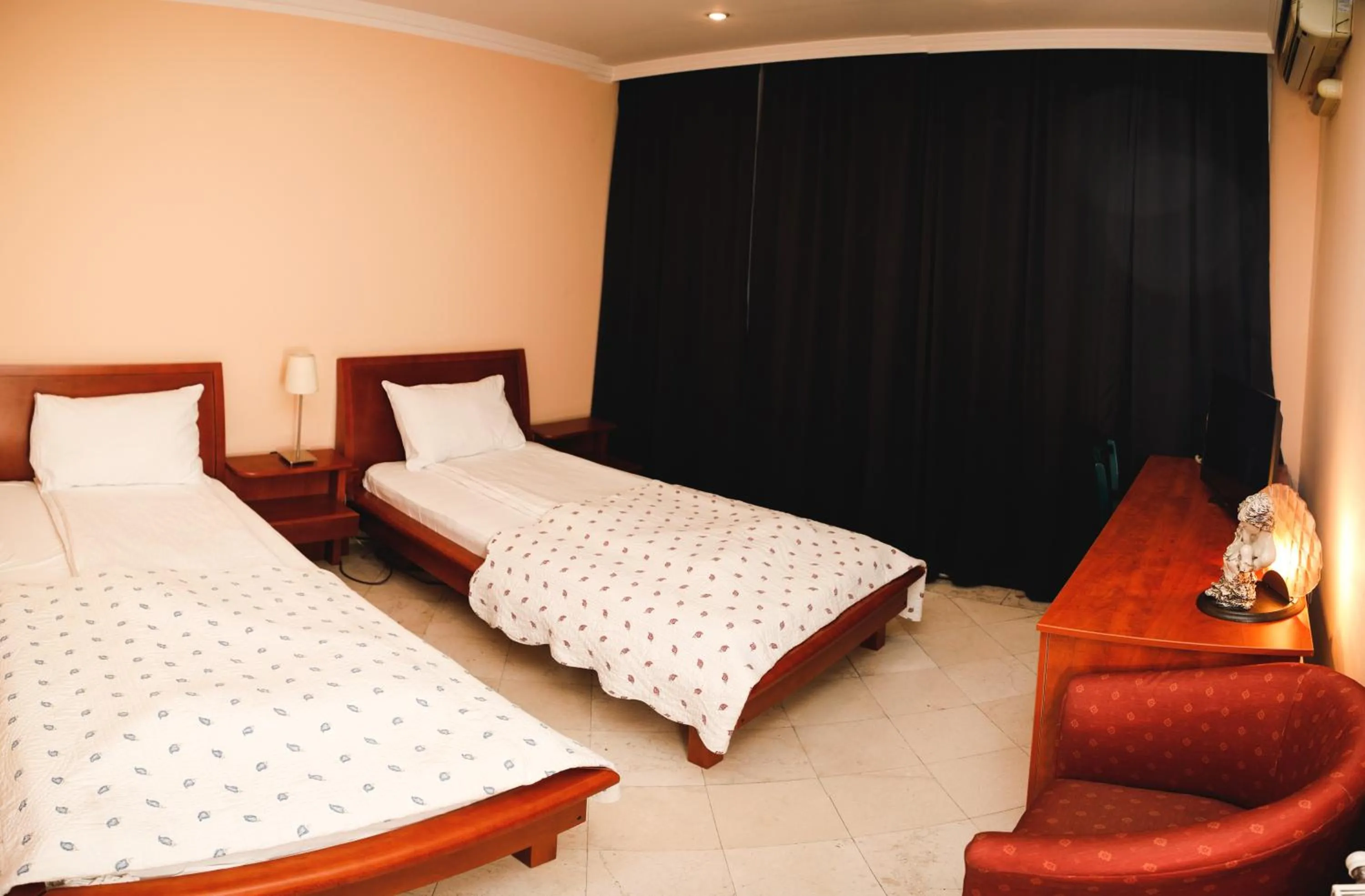 Bed in Hotel Bojatours