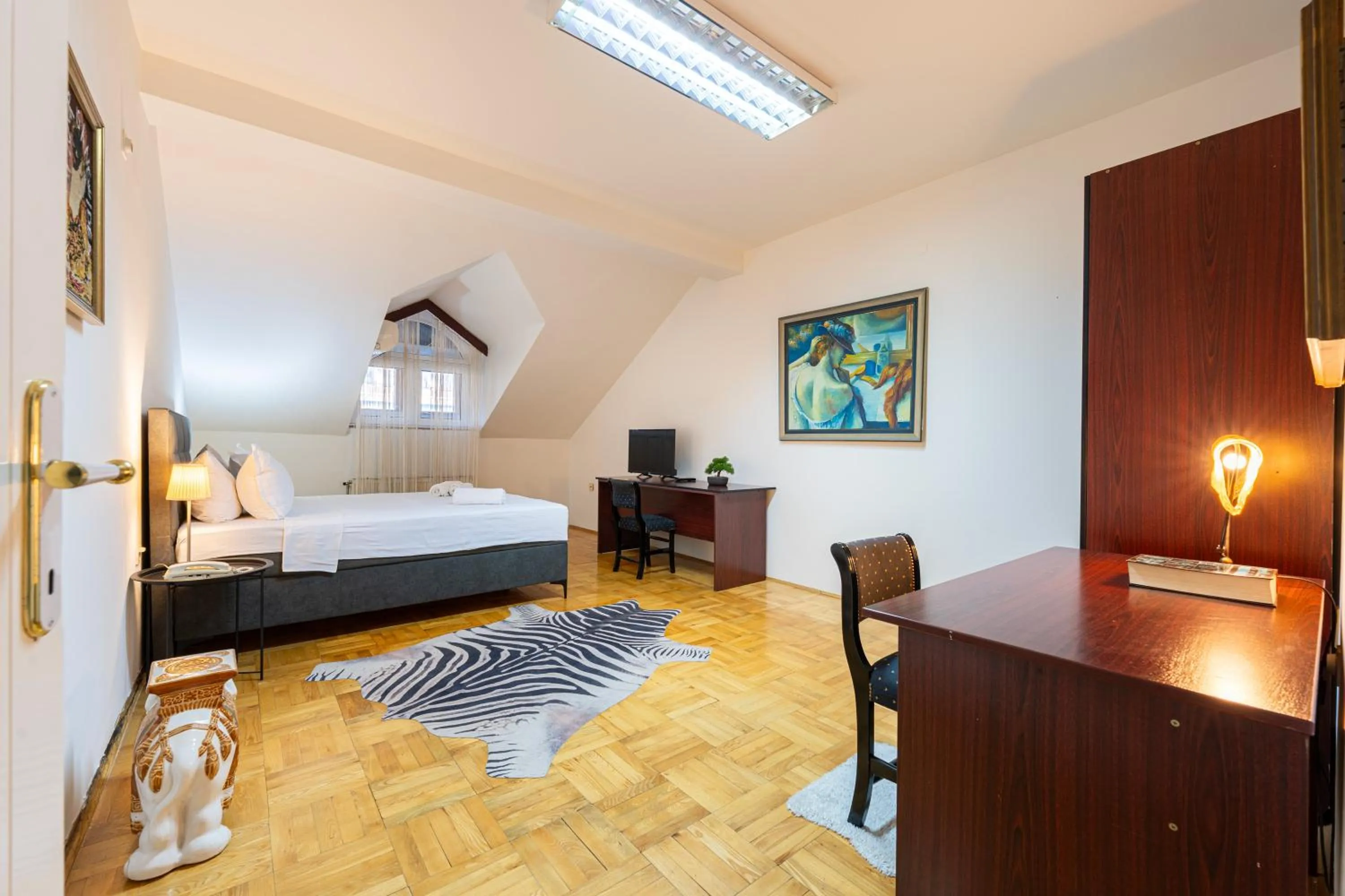 Bed in Hotel Bojatours