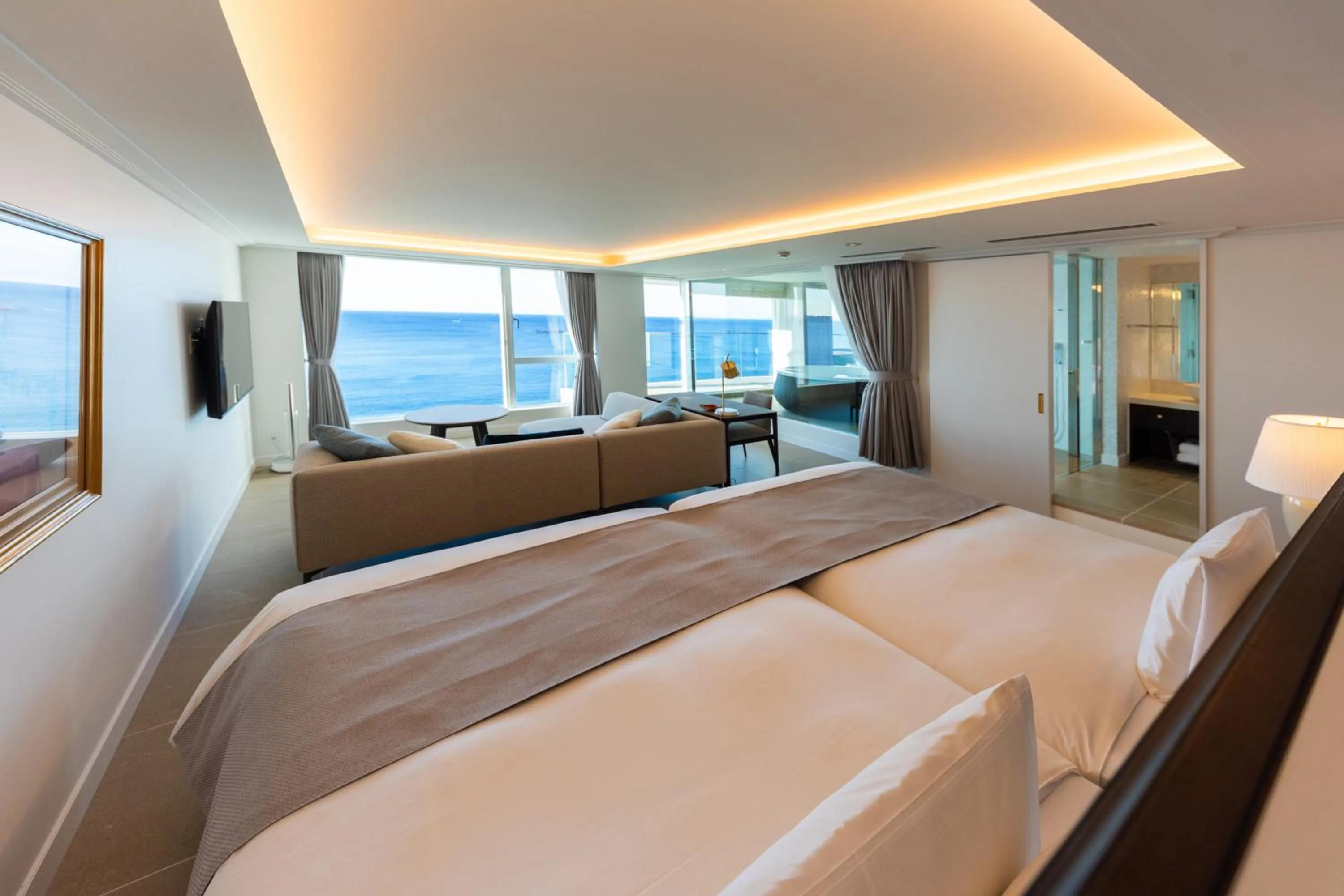 Photo of the whole room, Bed in Hayama Hotel Otowa No Mori