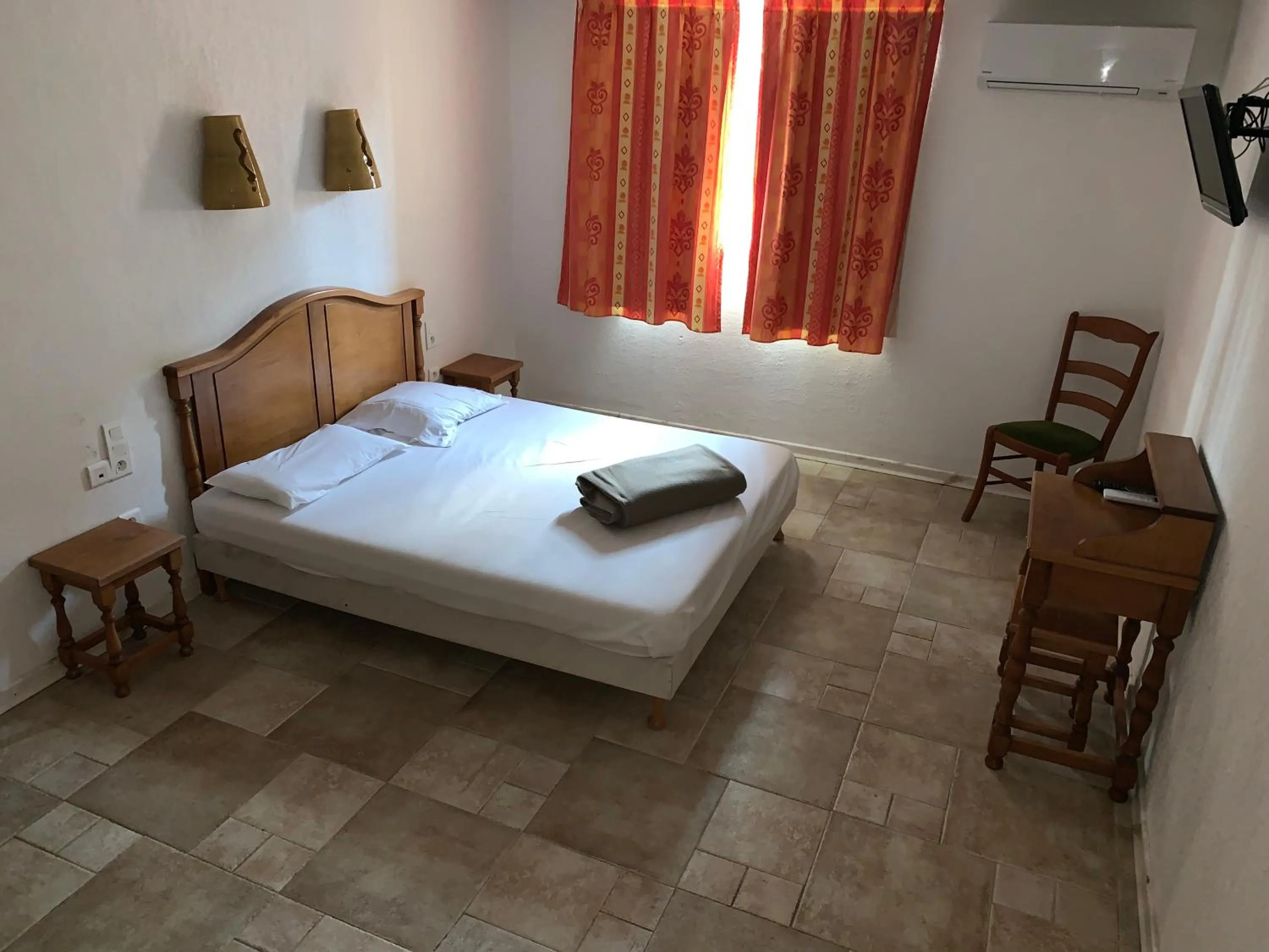 Bed in Apart'Hôtel Les 4 Sources