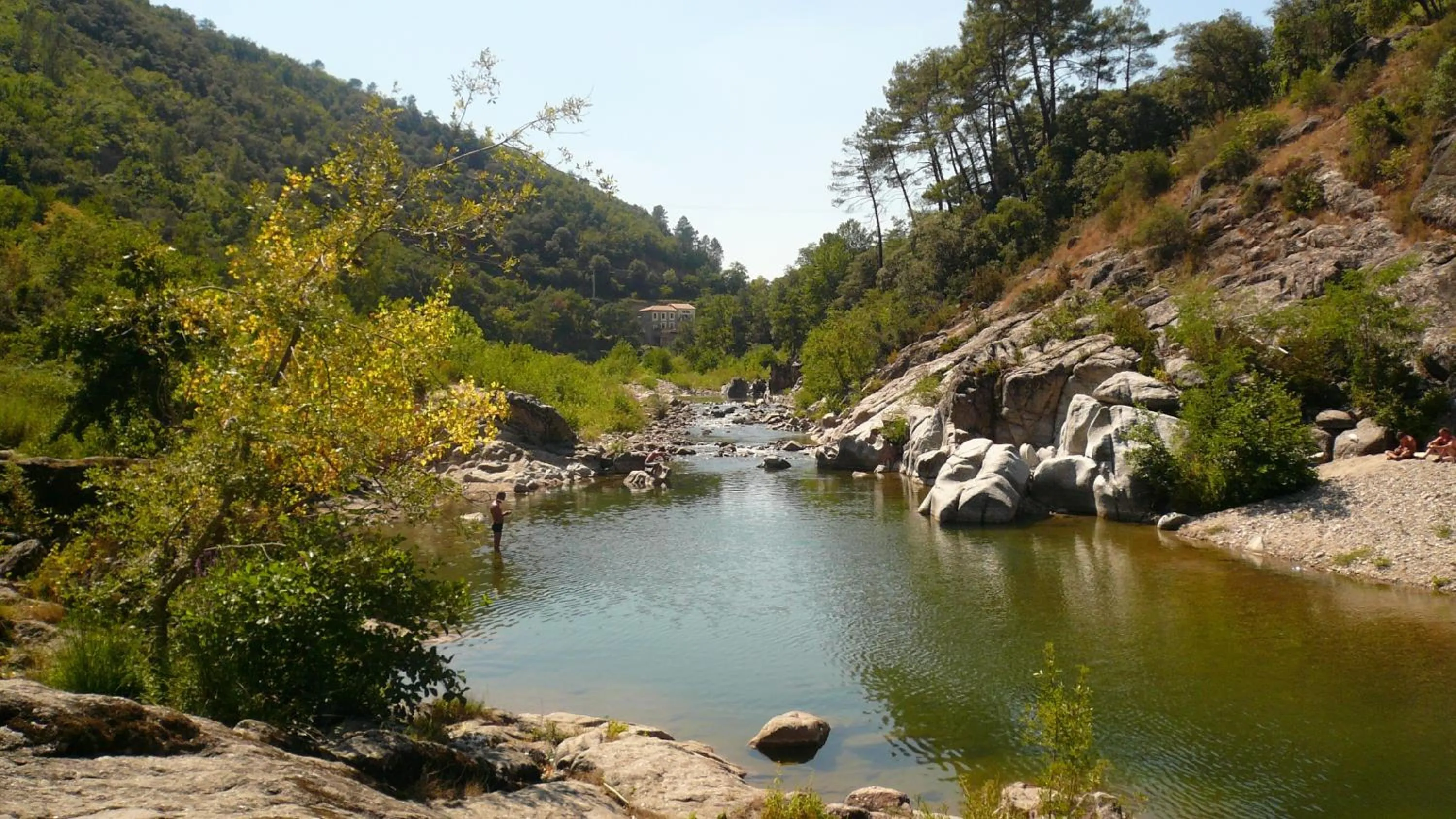 Natural landscape in Apart'Hôtel Les 4 Sources