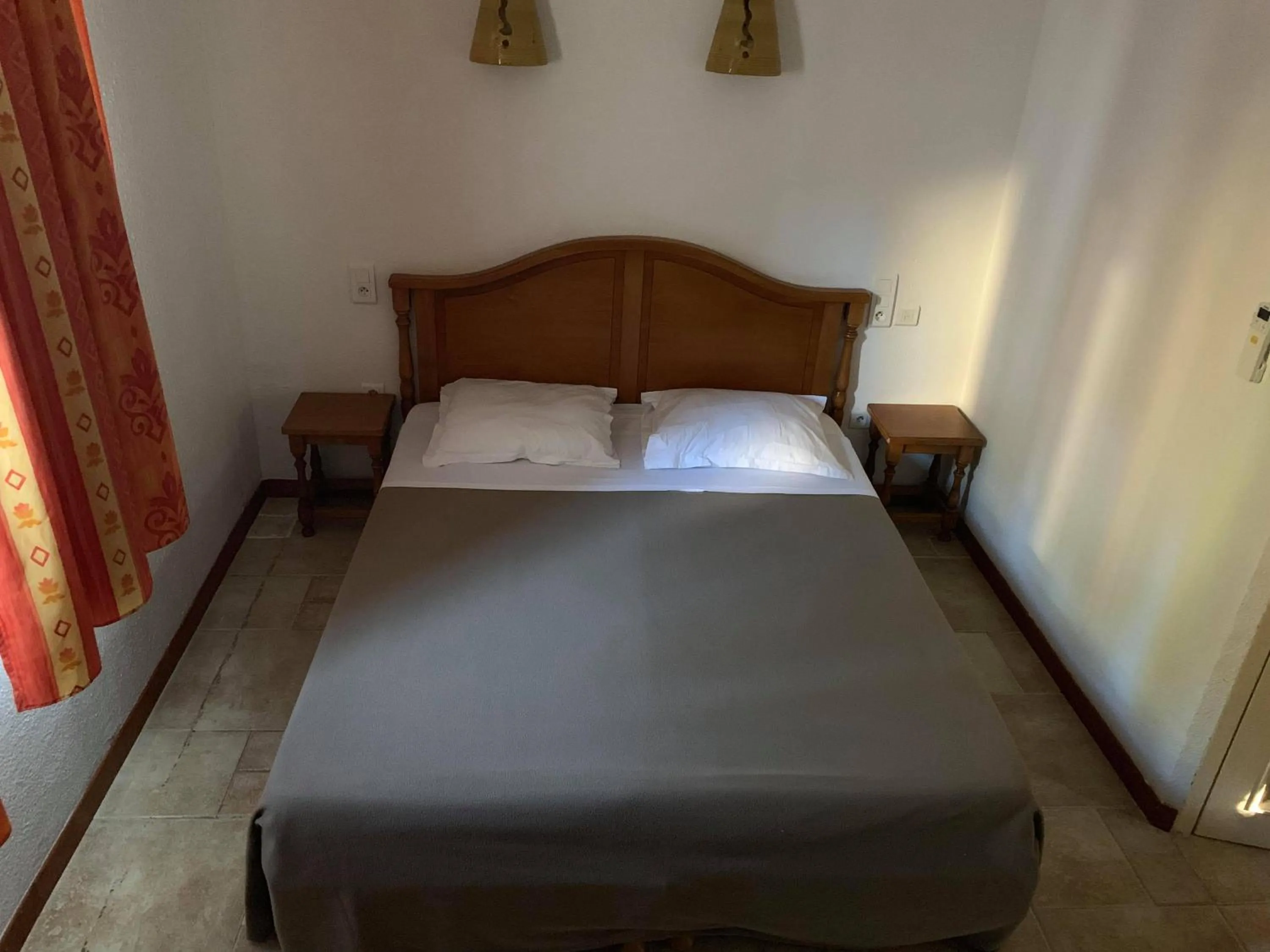 Bed in Apart'Hôtel Les 4 Sources