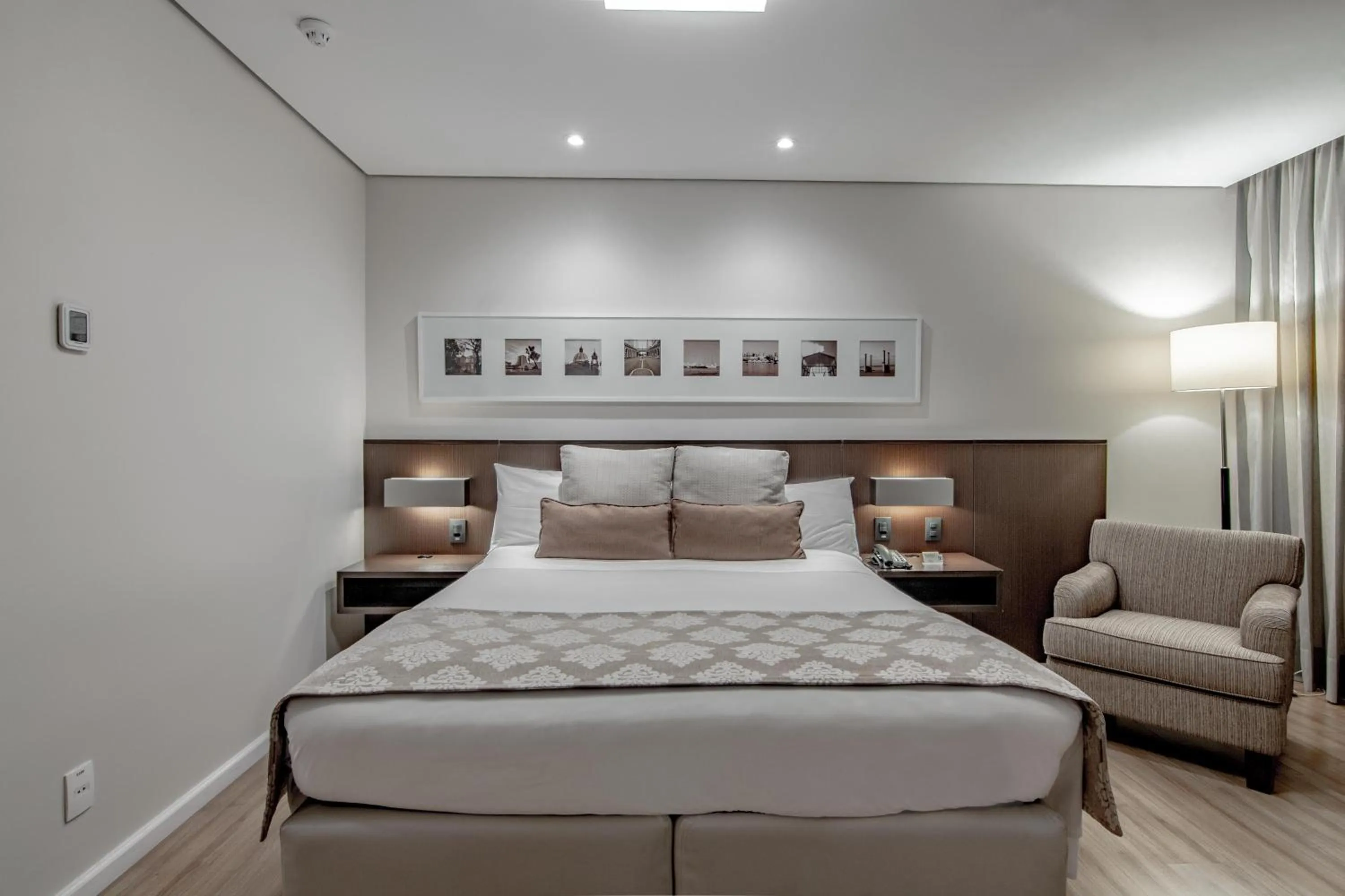 Bed in Hotel Deville Prime Porto Alegre