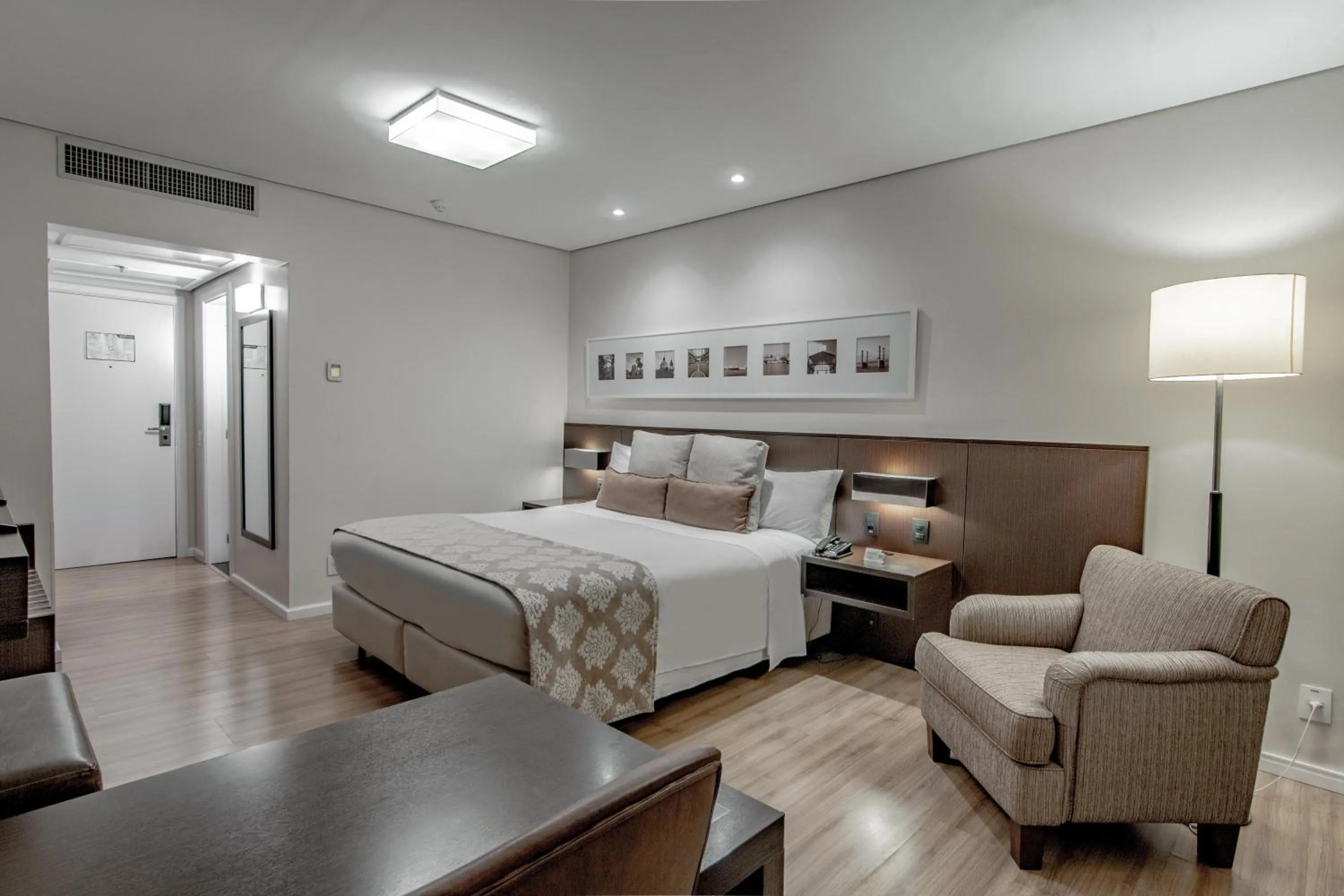 Bed in Hotel Deville Prime Porto Alegre