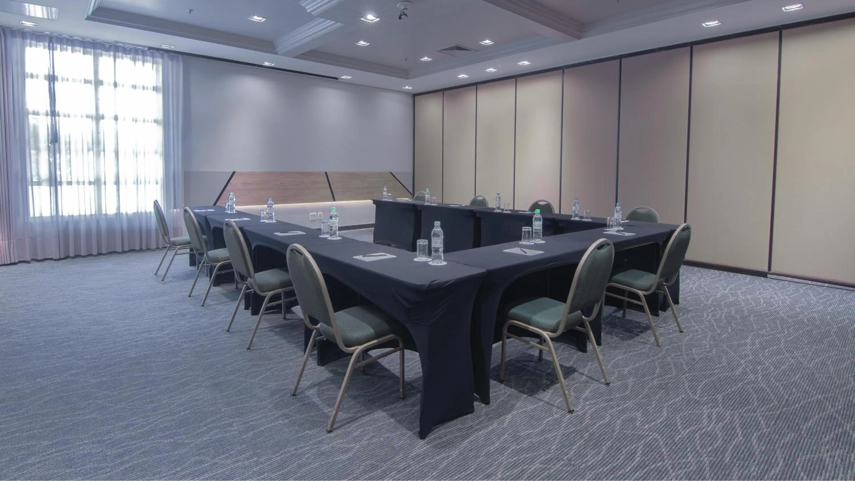 Meeting/conference room in Hotel Deville Prime Porto Alegre