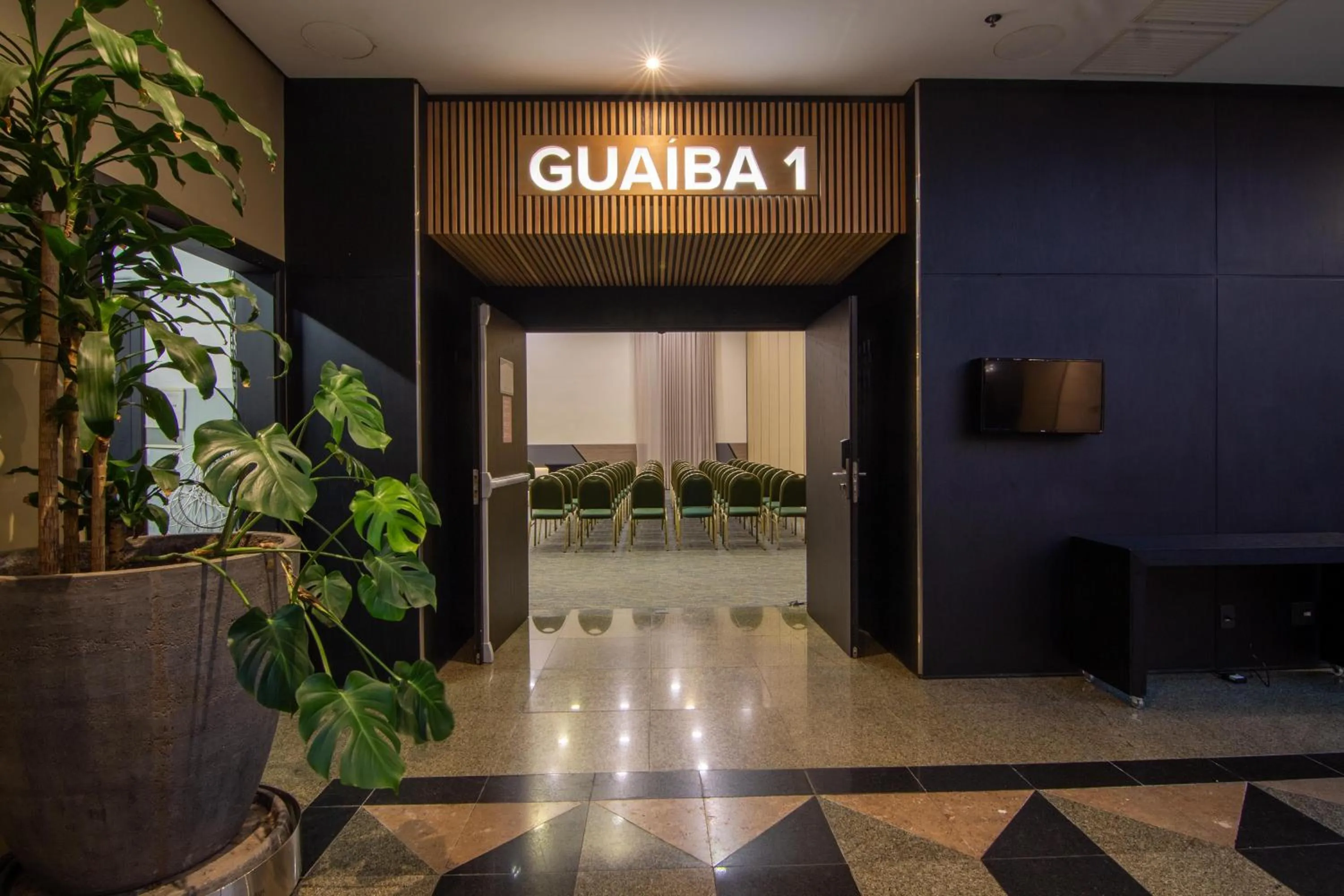 Meeting/conference room in Hotel Deville Prime Porto Alegre