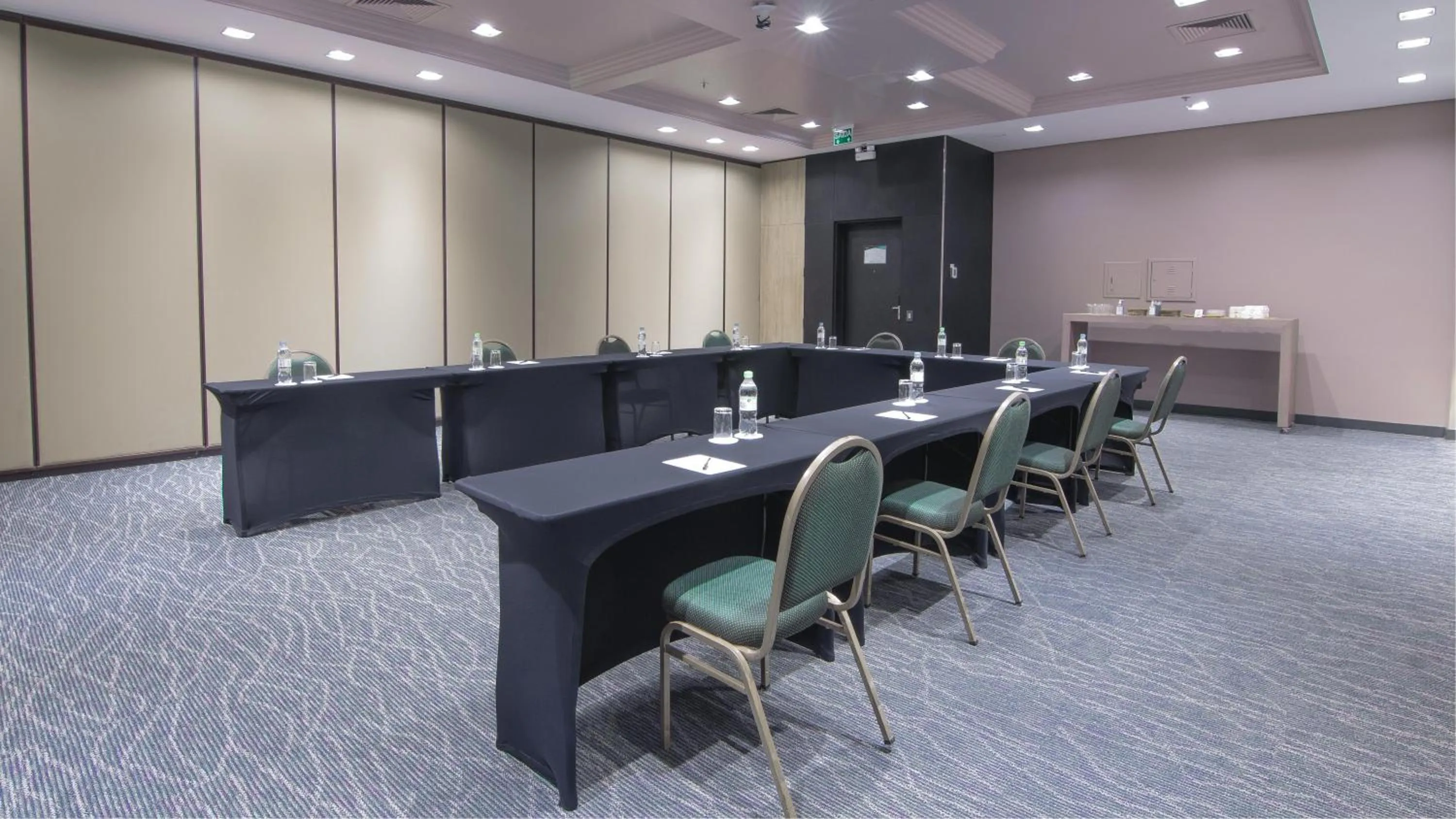 Meeting/conference room in Hotel Deville Prime Porto Alegre