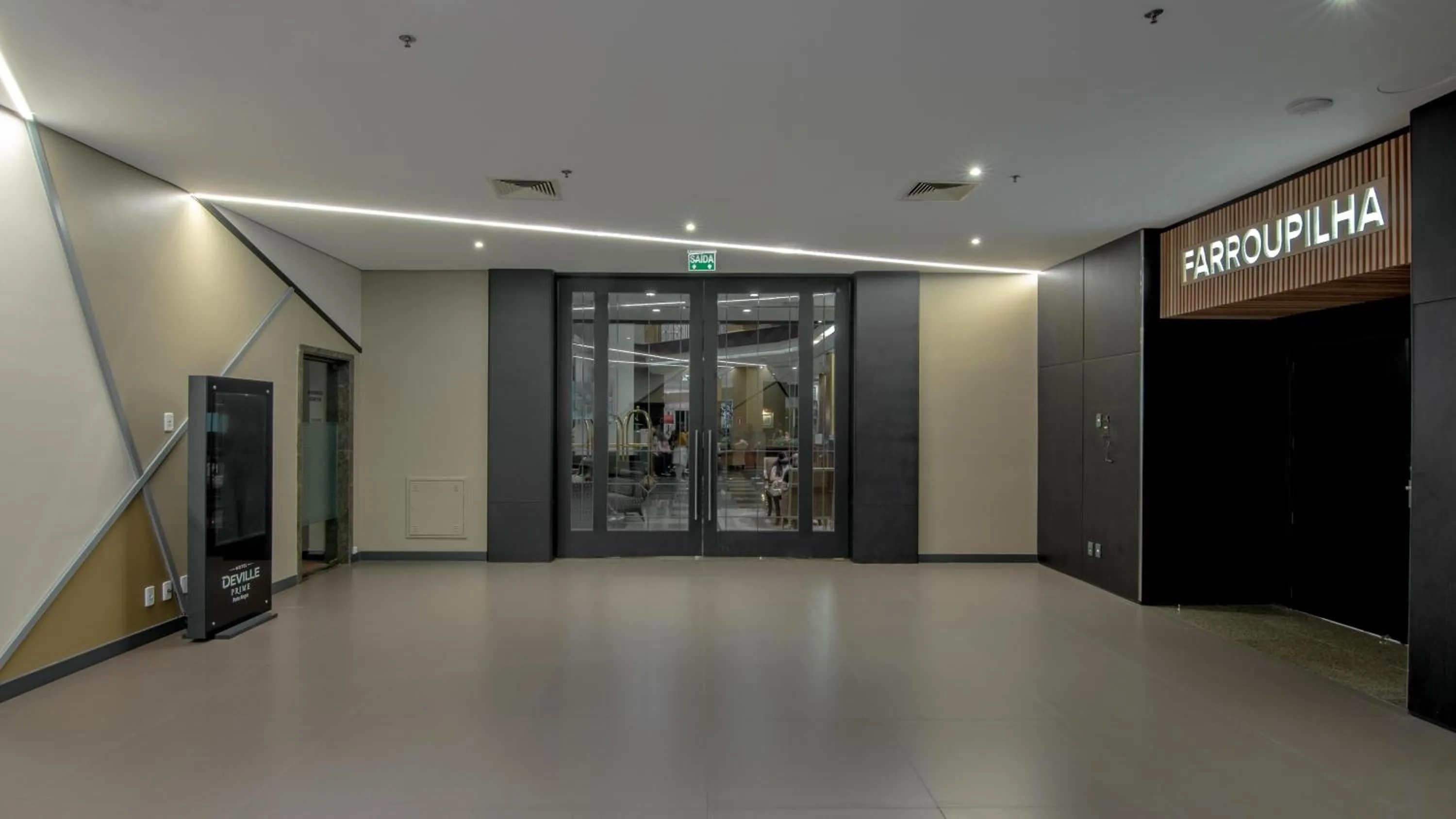 Meeting/conference room in Hotel Deville Prime Porto Alegre