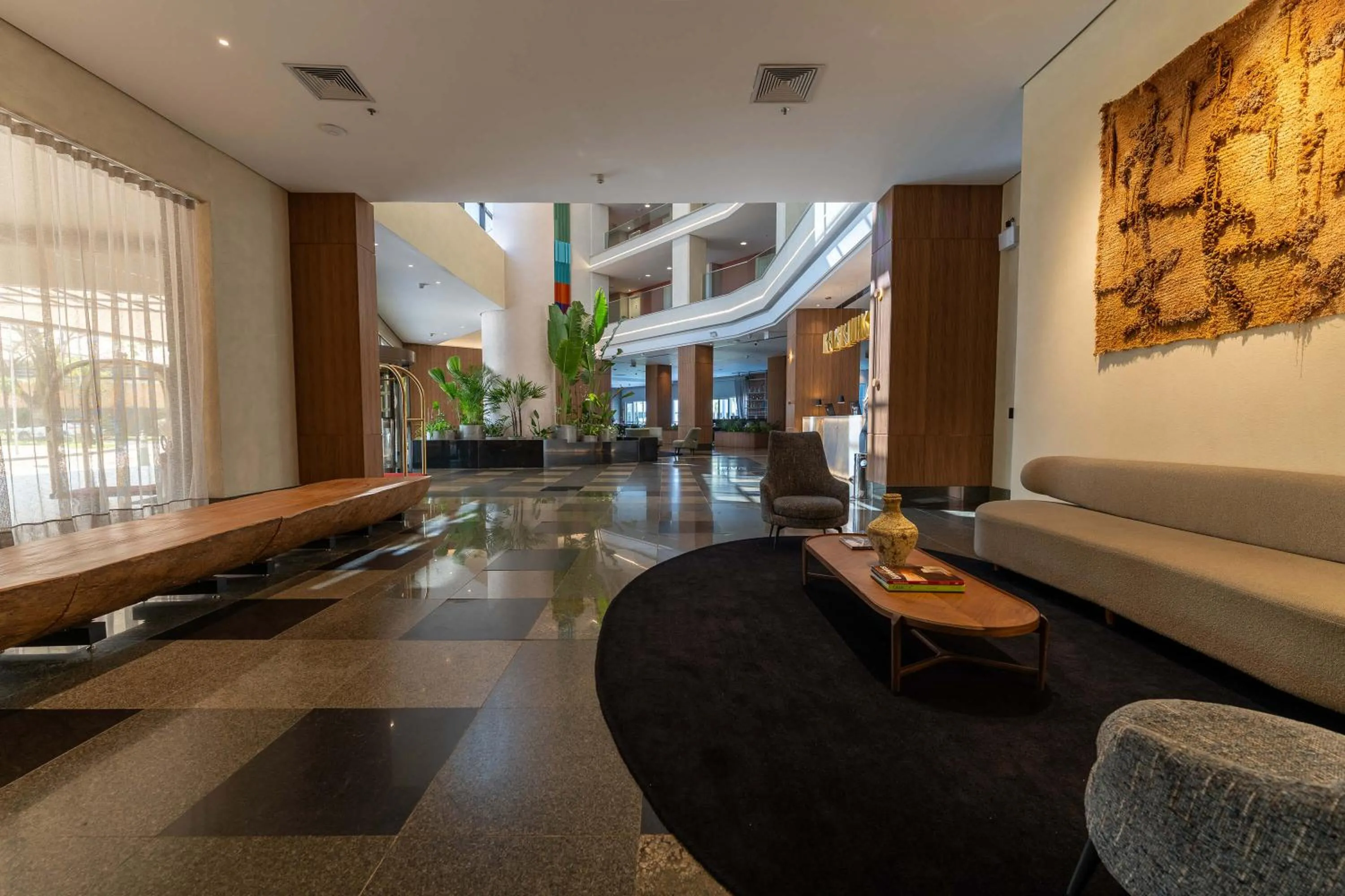 Lobby or reception in Hotel Deville Prime Porto Alegre