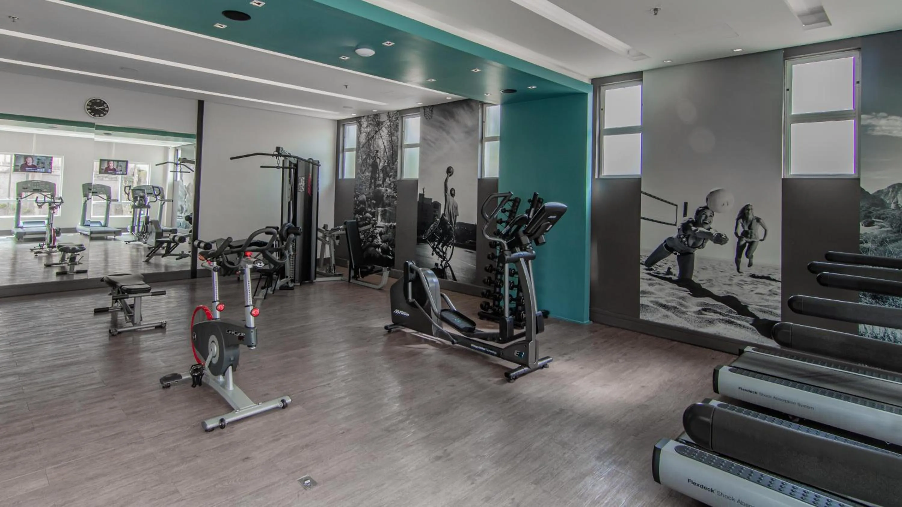 Fitness centre/facilities in Hotel Deville Prime Porto Alegre