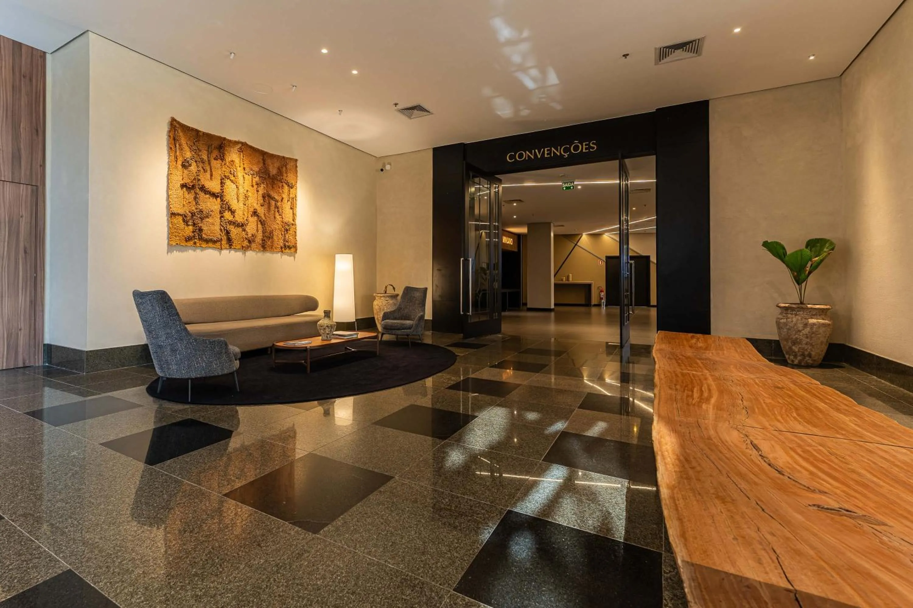 Lobby or reception in Hotel Deville Prime Porto Alegre