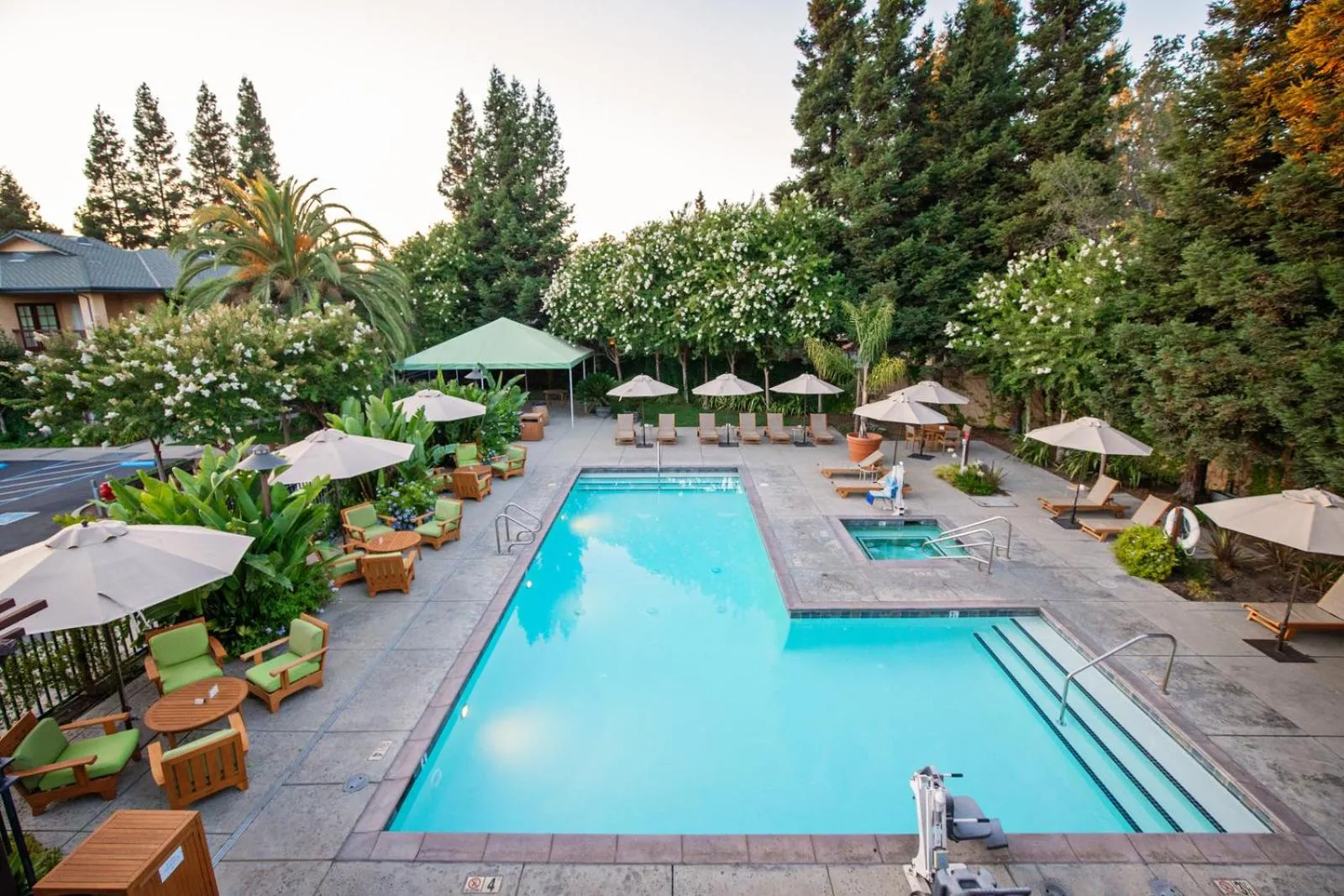 Hot Tub in Appellation Lodi - Wine & Roses Resort and Spa