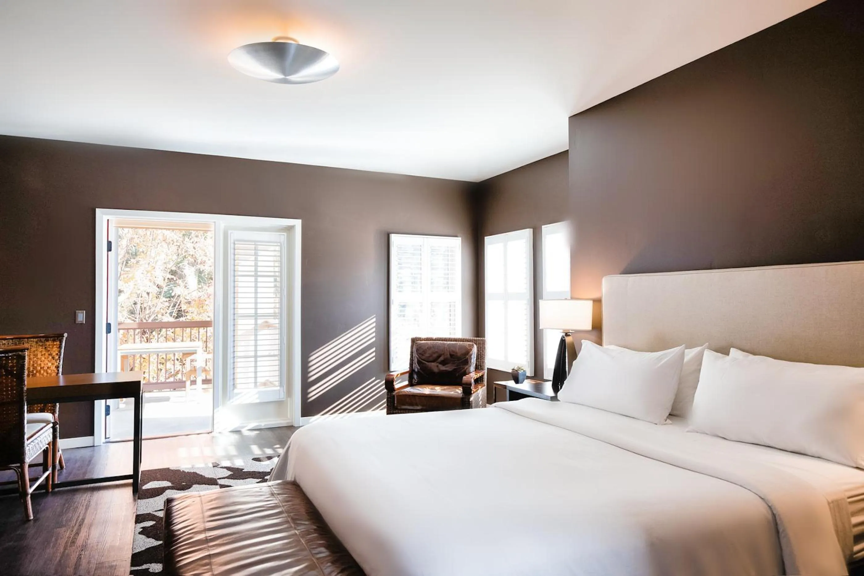 Balcony/Terrace, Bed in Appellation Lodi - Wine & Roses Resort and Spa