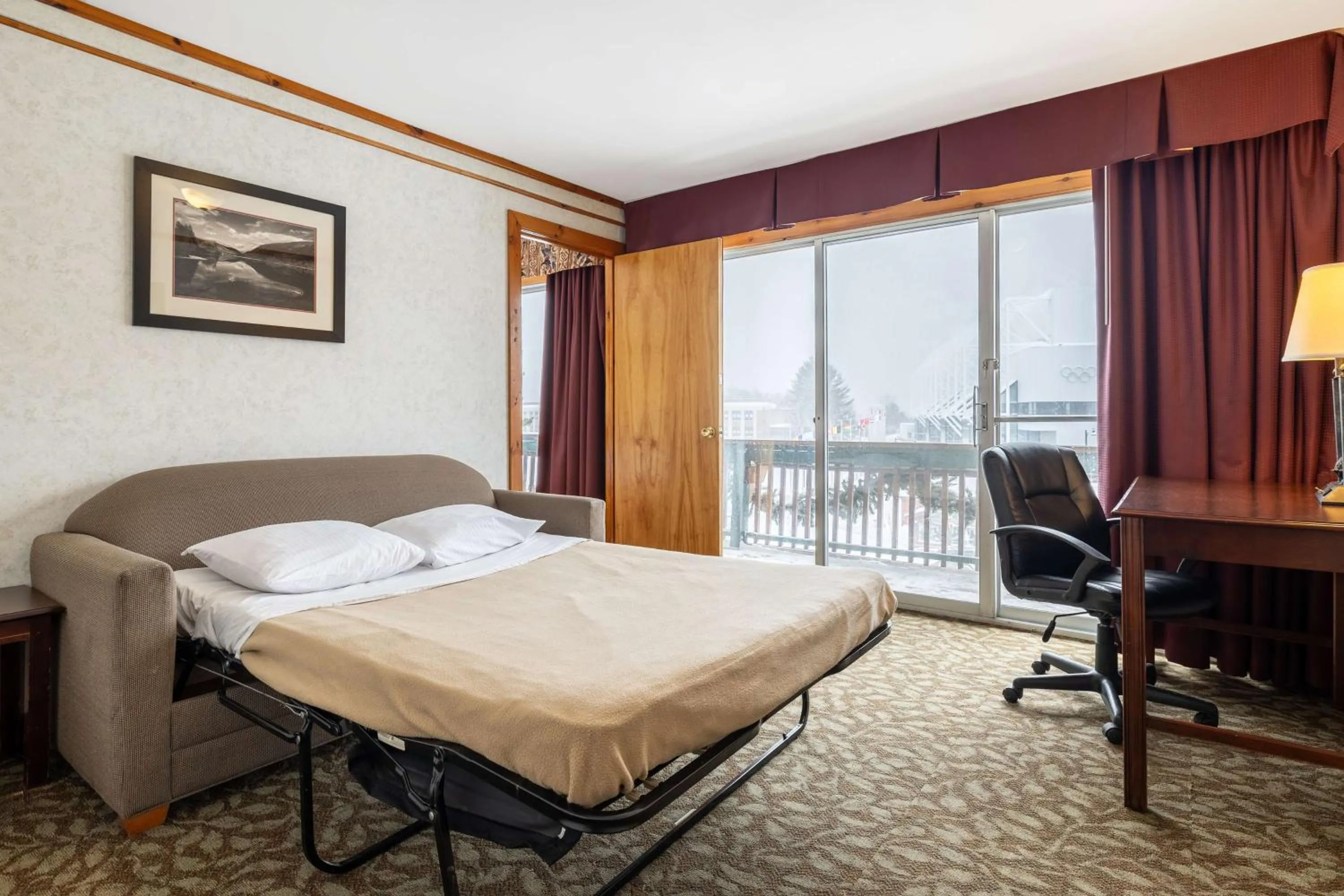 Photo of the whole room, Bed in Best Western Adirondack Inn