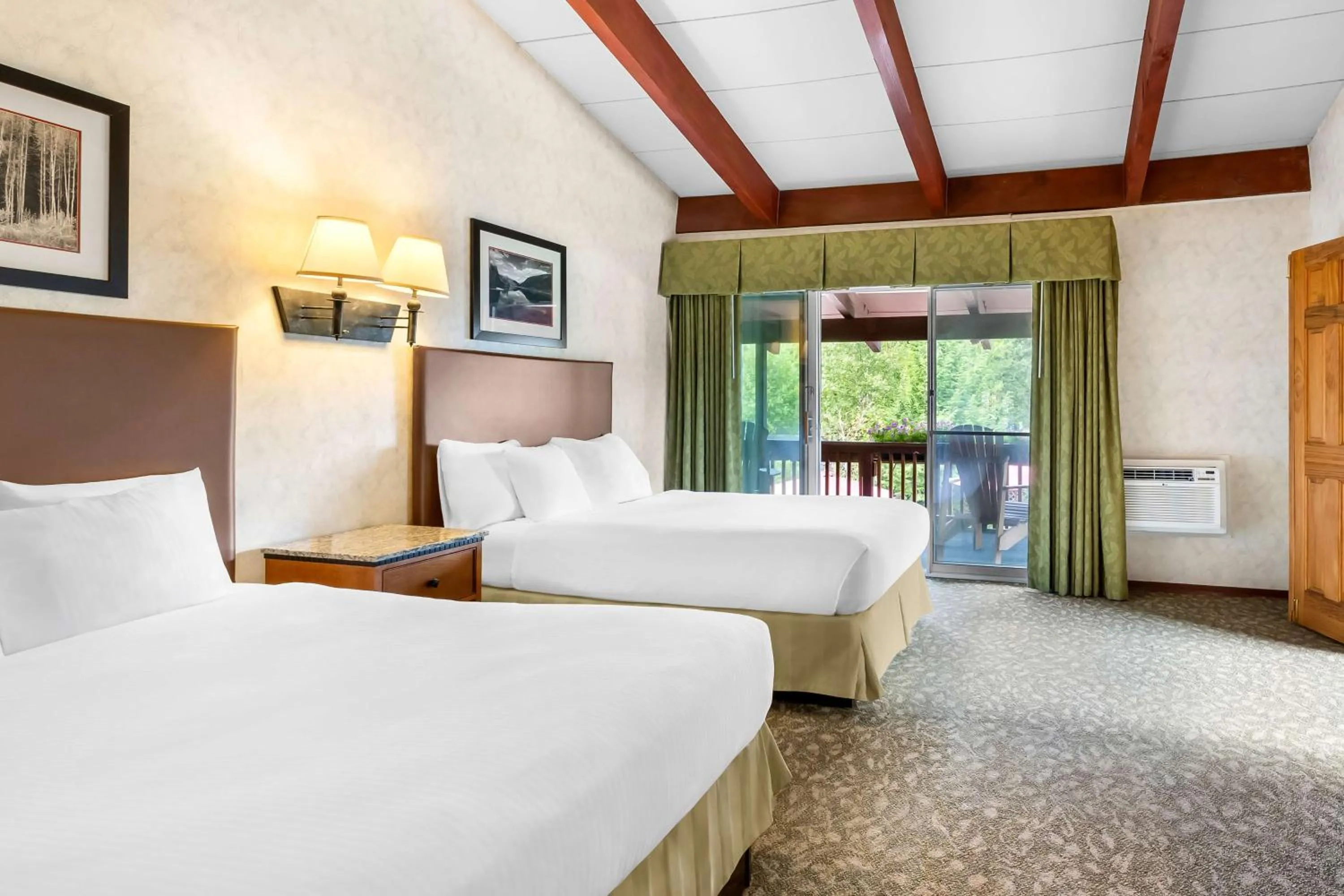 Photo of the whole room, Bed in Best Western Adirondack Inn