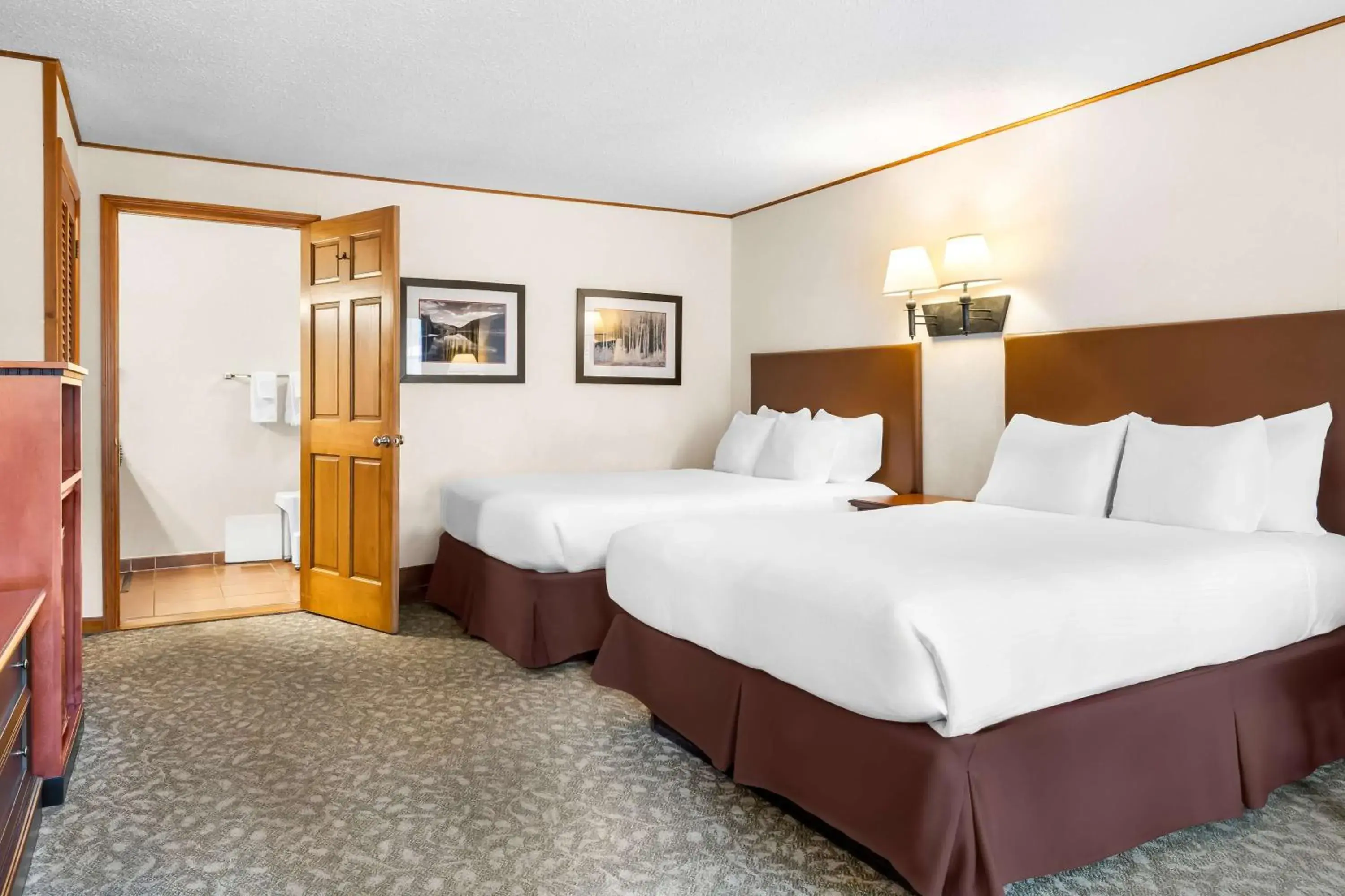 Queen Room with Two Queen Beds and Bath Tub - First Floor/Mobility Accessible in Best Western Adirondack Inn Queen Room with Two Queen Beds and Bath Tub - First Floor/Mobility Accessible in Best Western Adirondack Inn