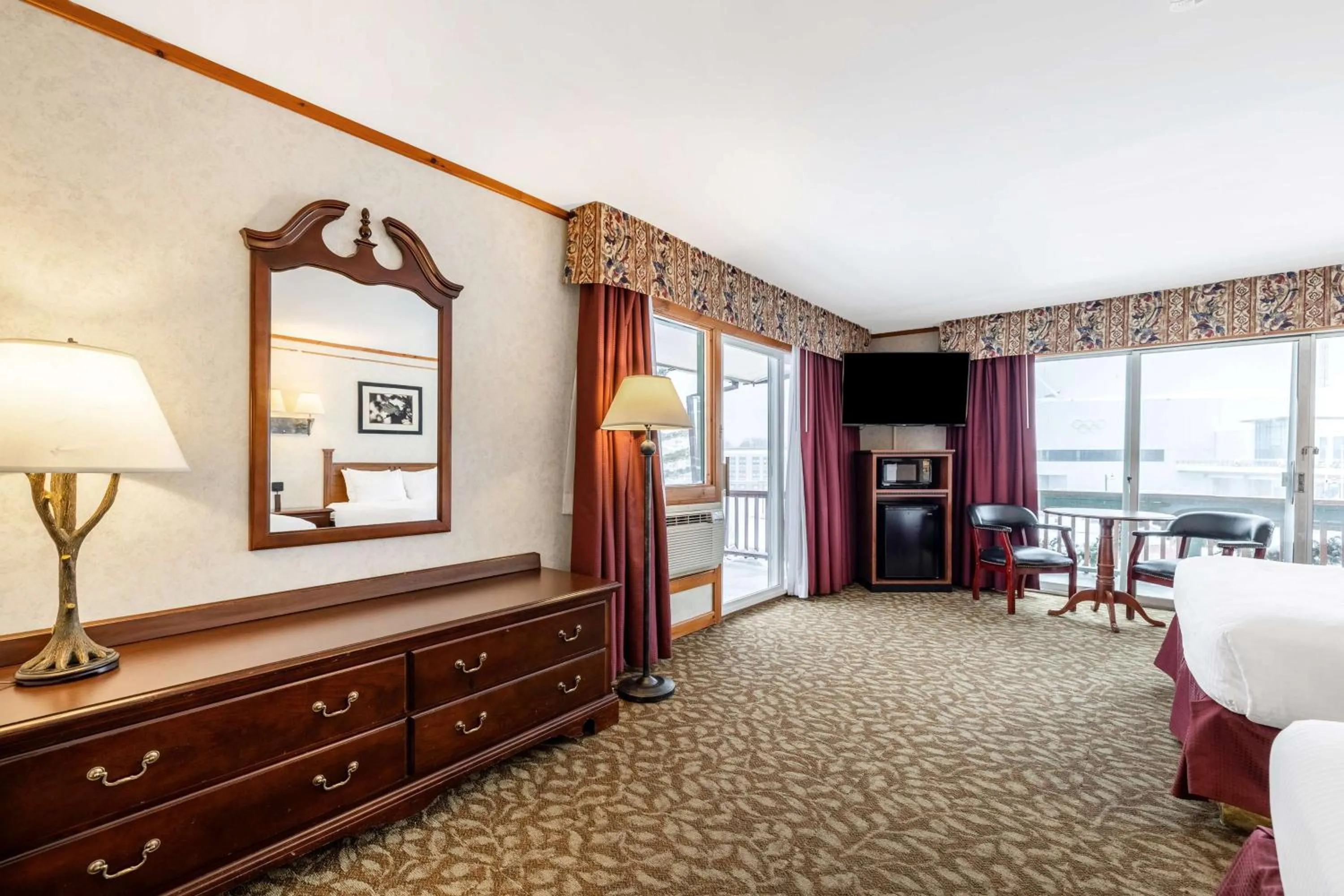 Photo of the whole room, Bed in Best Western Adirondack Inn