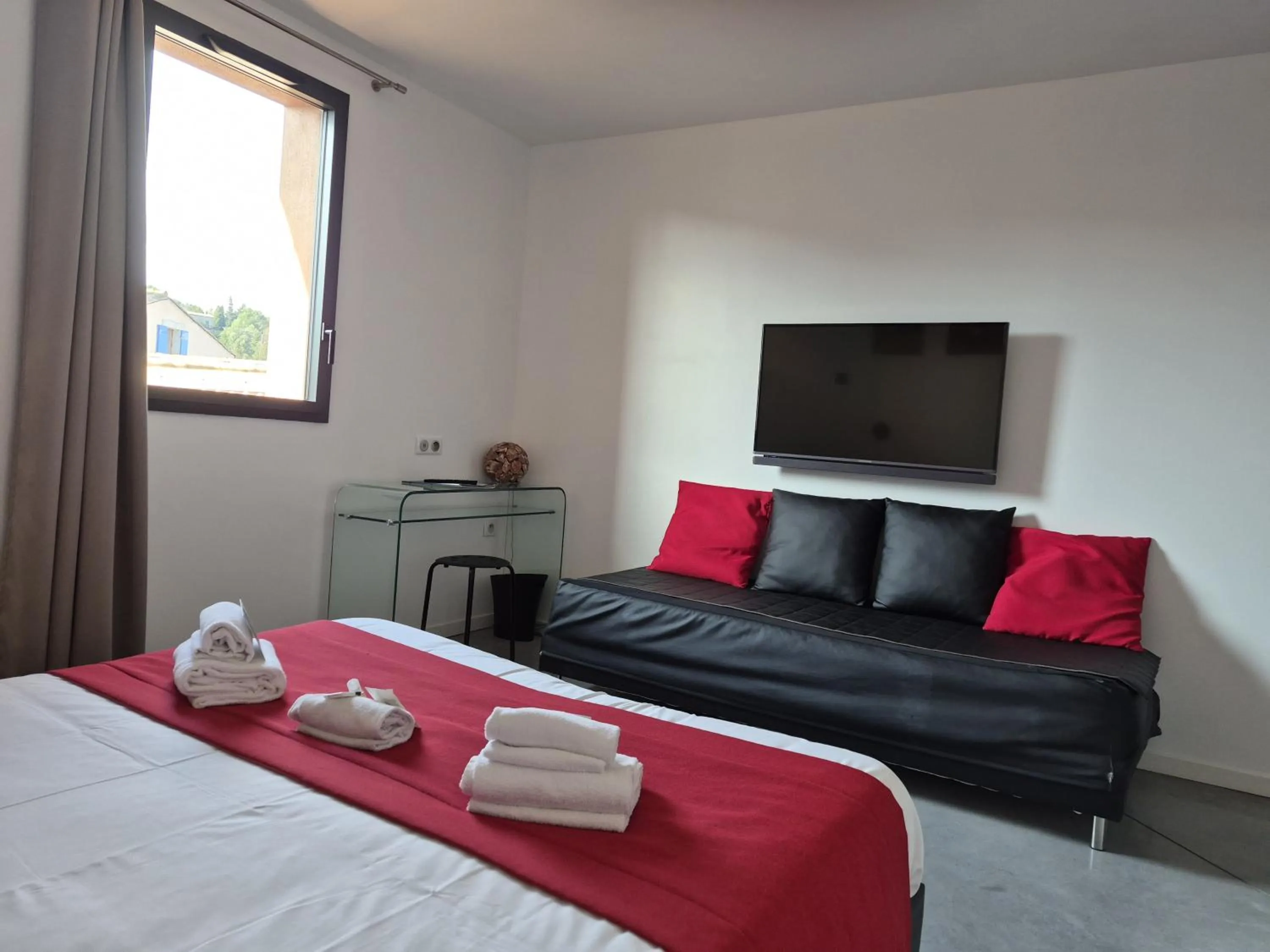 Bed in Contact Hôtel Le Minervois - Hôtel & Restaurant Au nord de Carcassonne