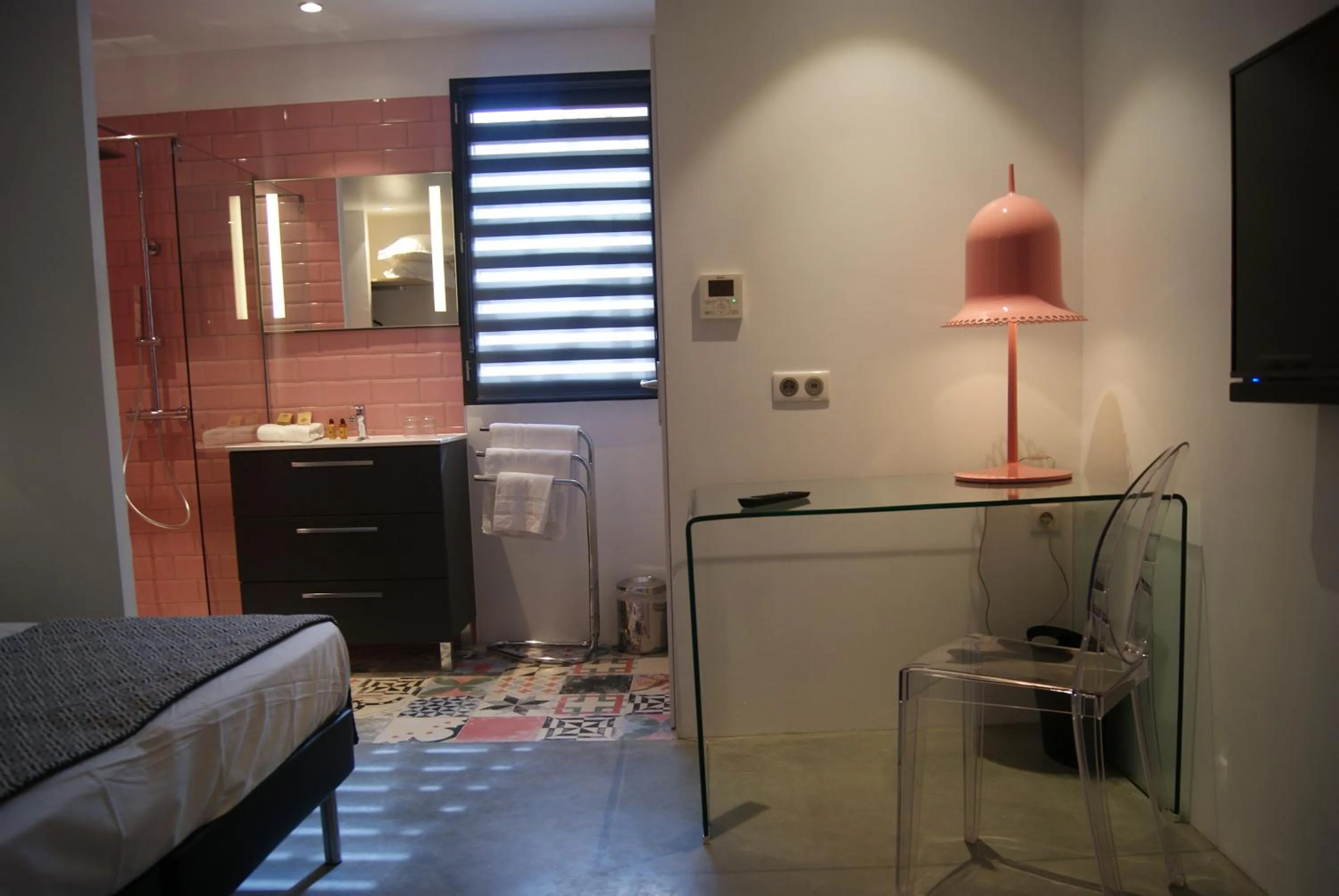 Contact Hôtel Le Minervois - Hôtel & Restaurant Au nord de Carcassonne