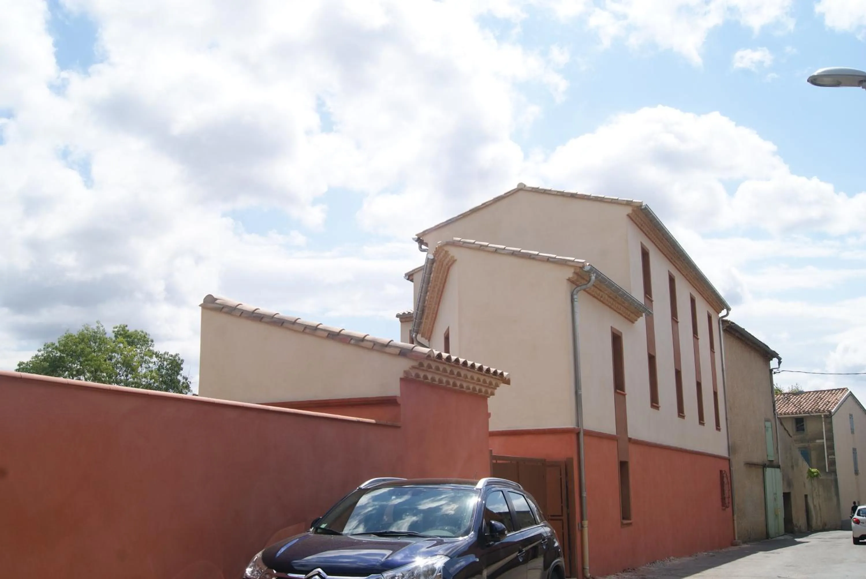 Street view in Contact Hôtel Le Minervois - Hôtel & Restaurant Au nord de Carcassonne