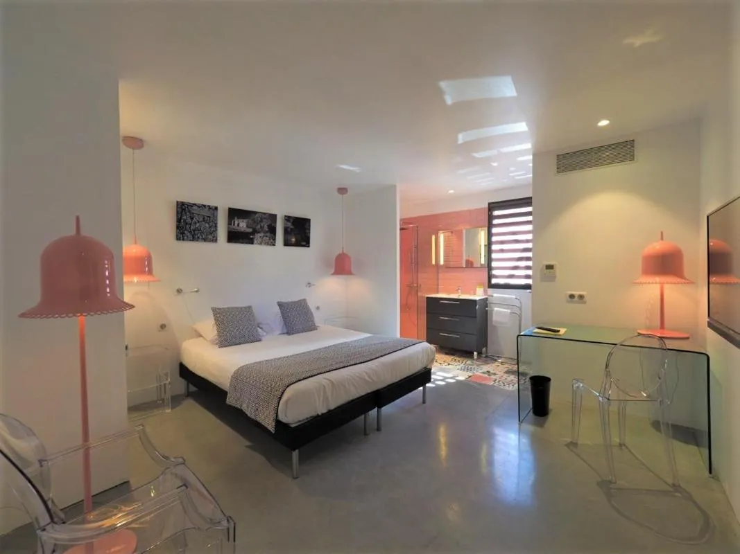 Bed in Contact Hôtel Le Minervois - Hôtel & Restaurant Au nord de Carcassonne