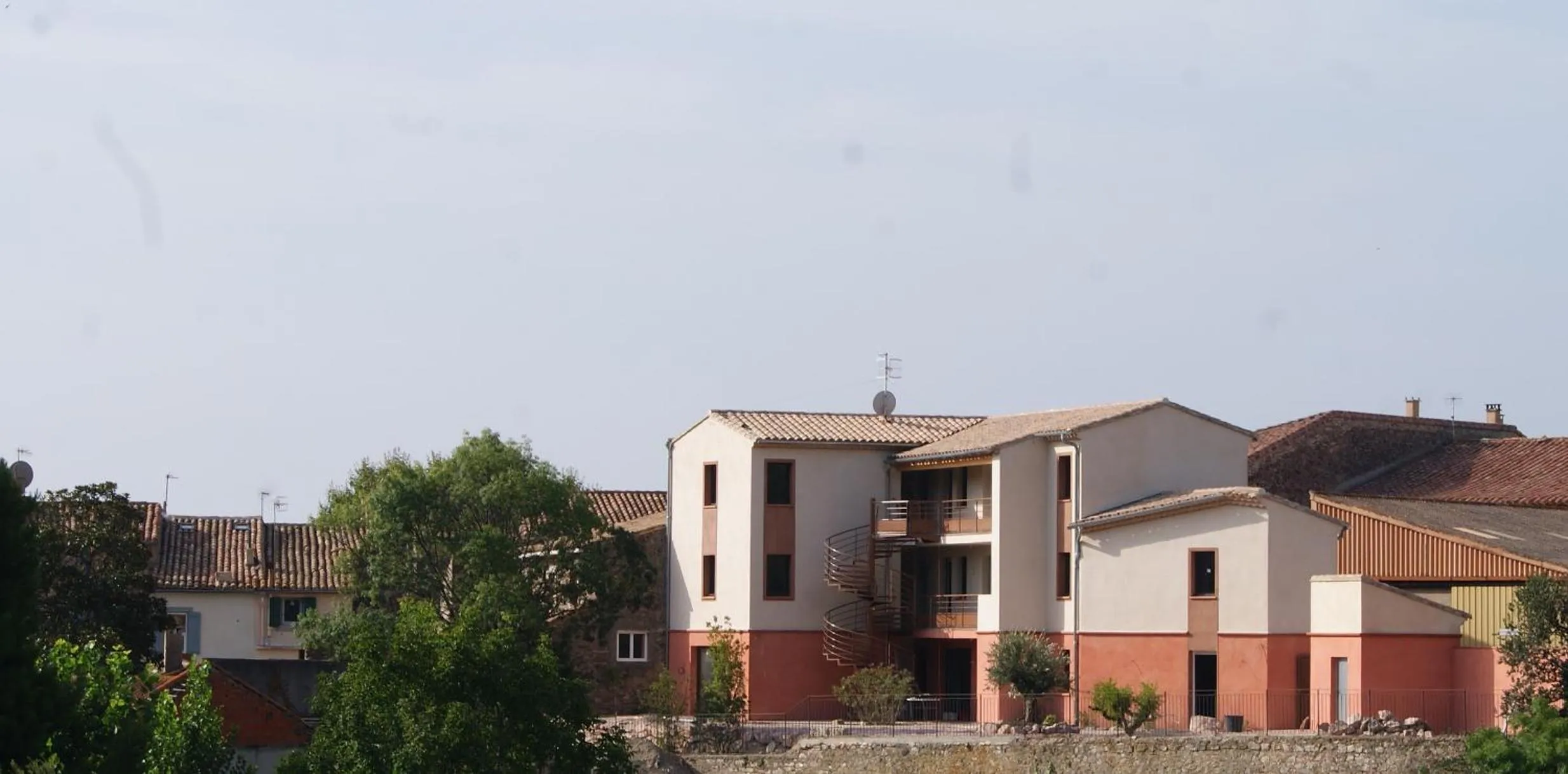 Facade/entrance in Contact Hôtel Le Minervois - Hôtel & Restaurant Au nord de Carcassonne