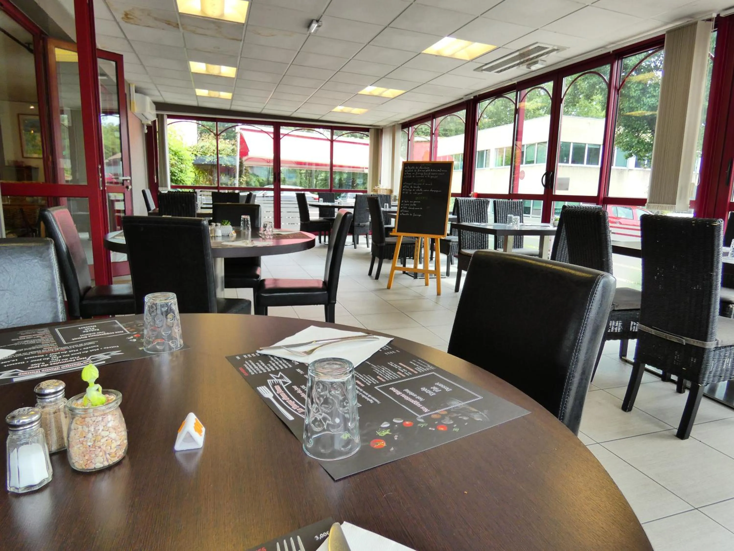 Restaurant/places to eat in Hôtel du Parc Limoges & Restaurant "Le temps d'une pause"