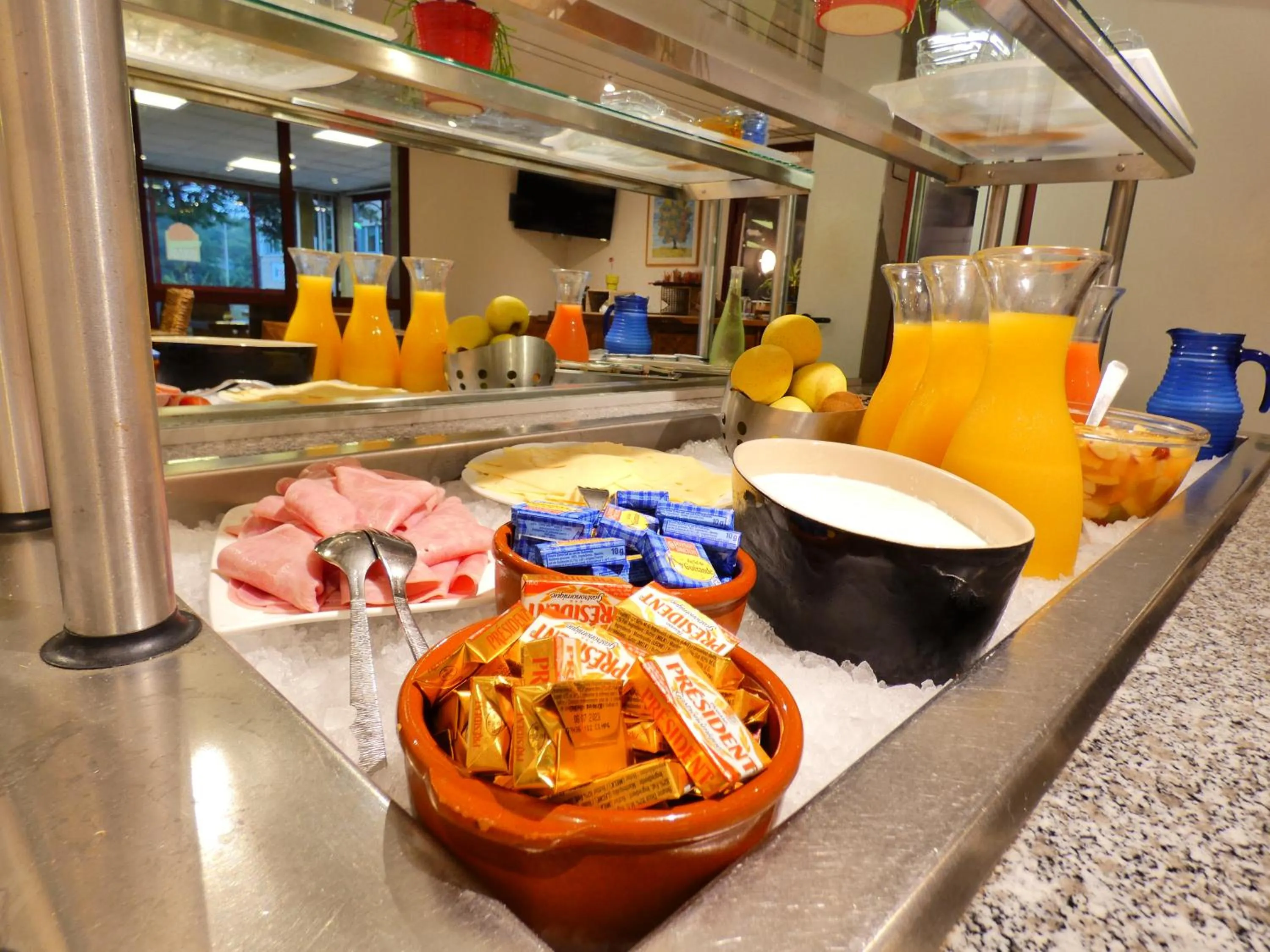 Food and drinks in Hôtel du Parc Limoges & Restaurant "Le temps d'une pause"