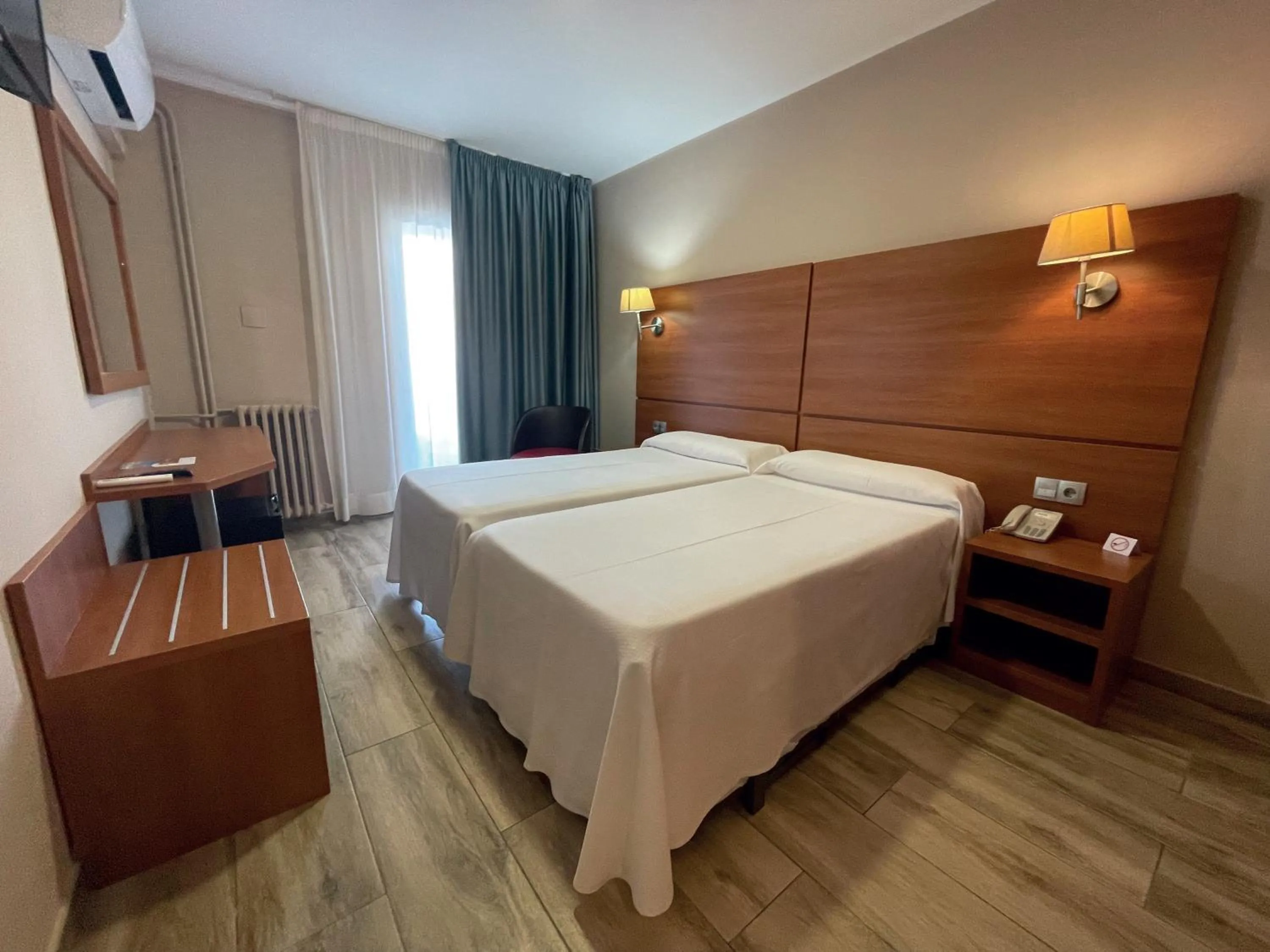 Photo of the whole room, Bed in Hotel Maria del Mar