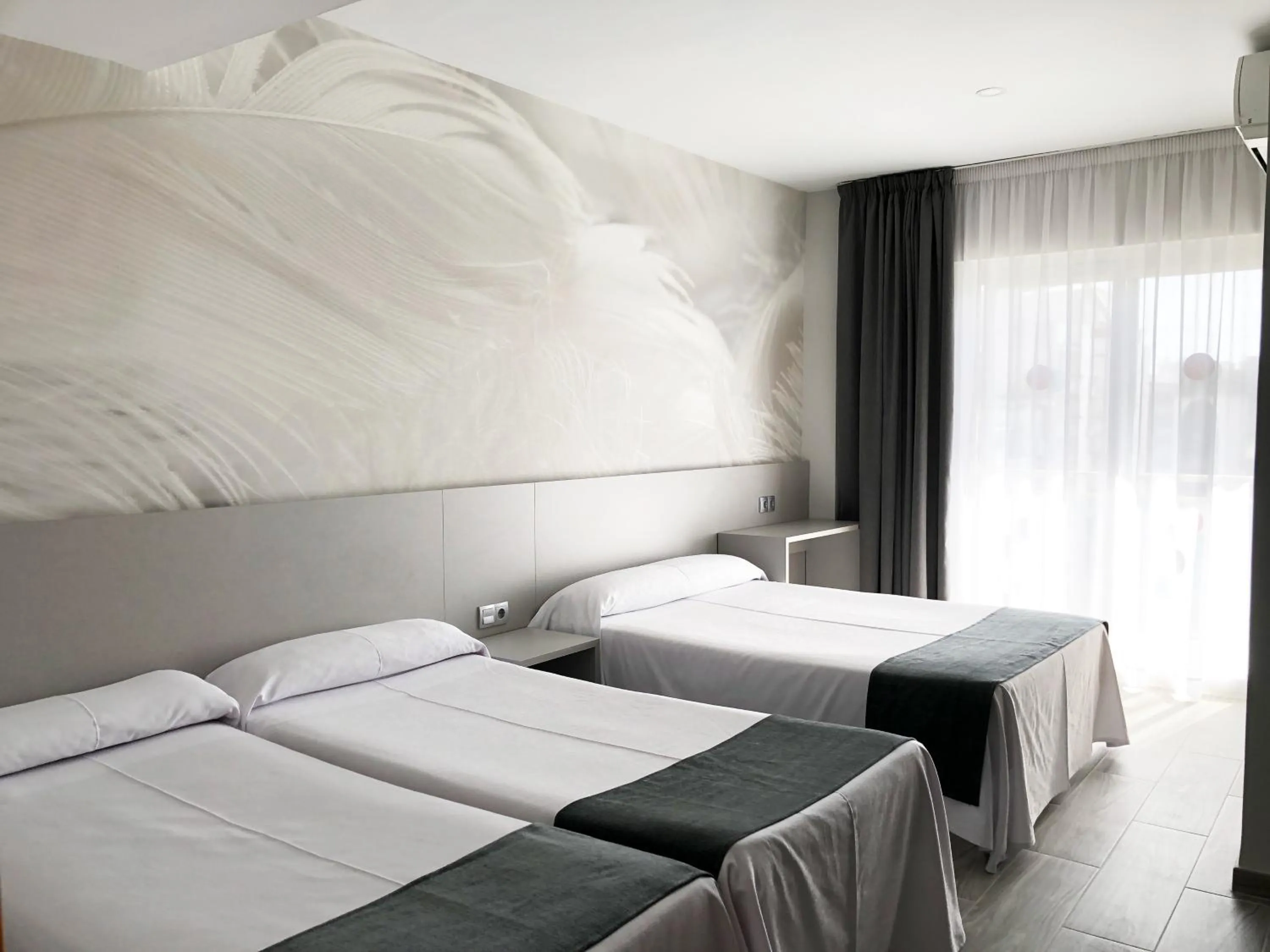 Bedroom, Bed in Hotel Maria del Mar