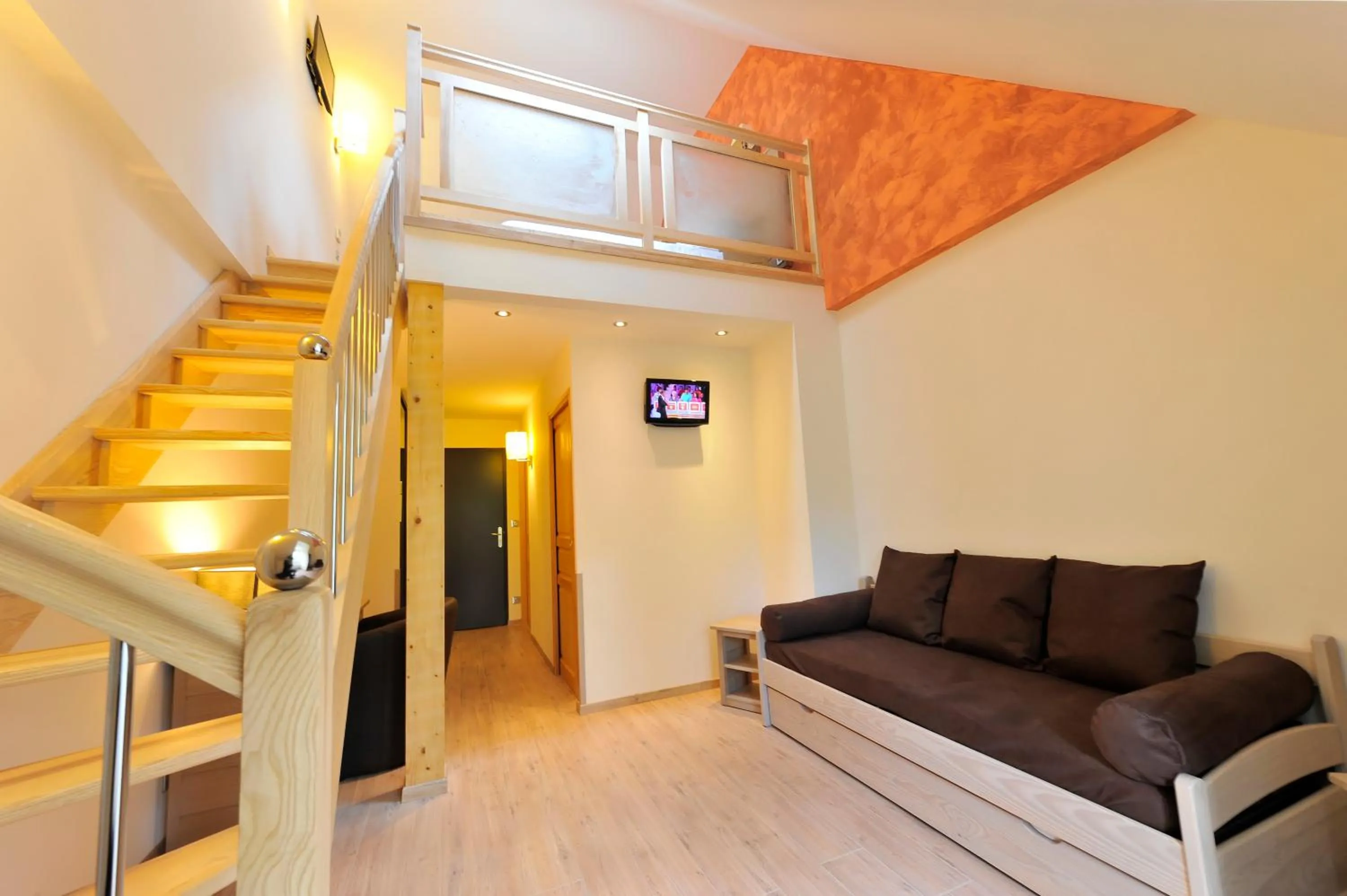 Living room in Logis Hôtel Restaurant Les 2 Rives - A75, en bordure de rivière