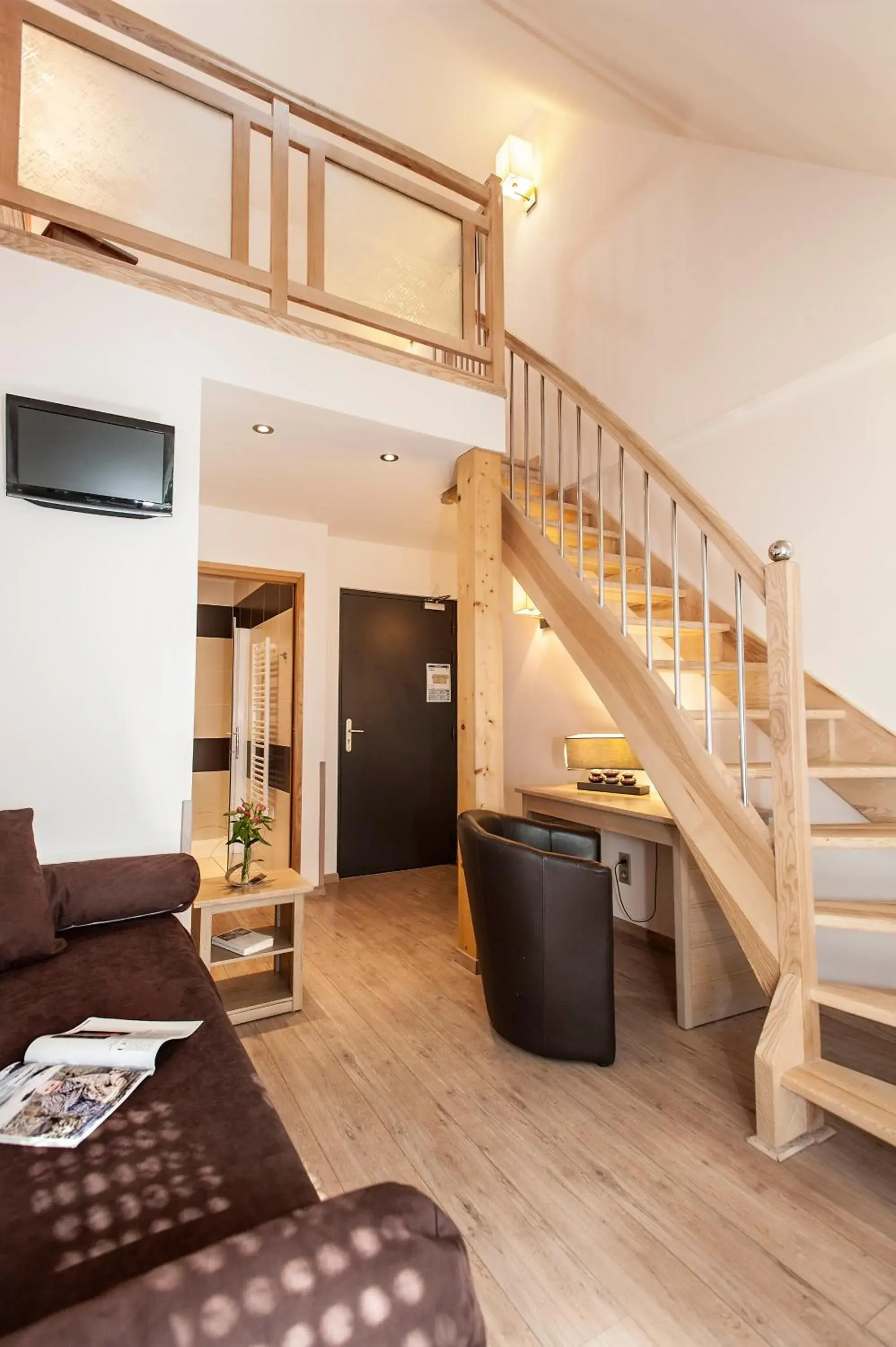 Duplex Suite in Logis Hôtel Restaurant Les 2 Rives - A75, en bordure de rivière Duplex Suite in Logis Hôtel Restaurant Les 2 Rives - A75, en bordure de rivière