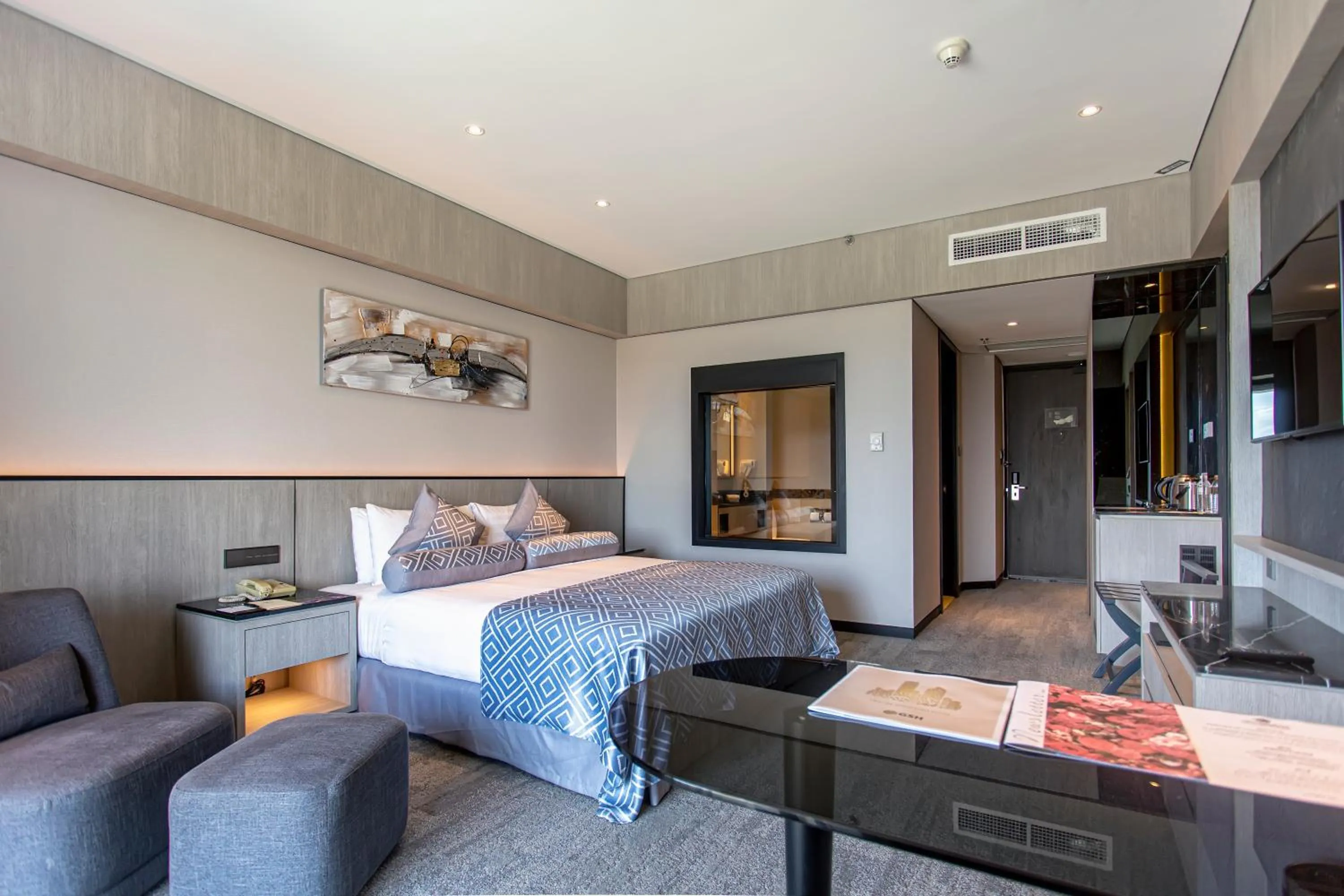 Bedroom, Bed in The Pacific Sutera Hotel