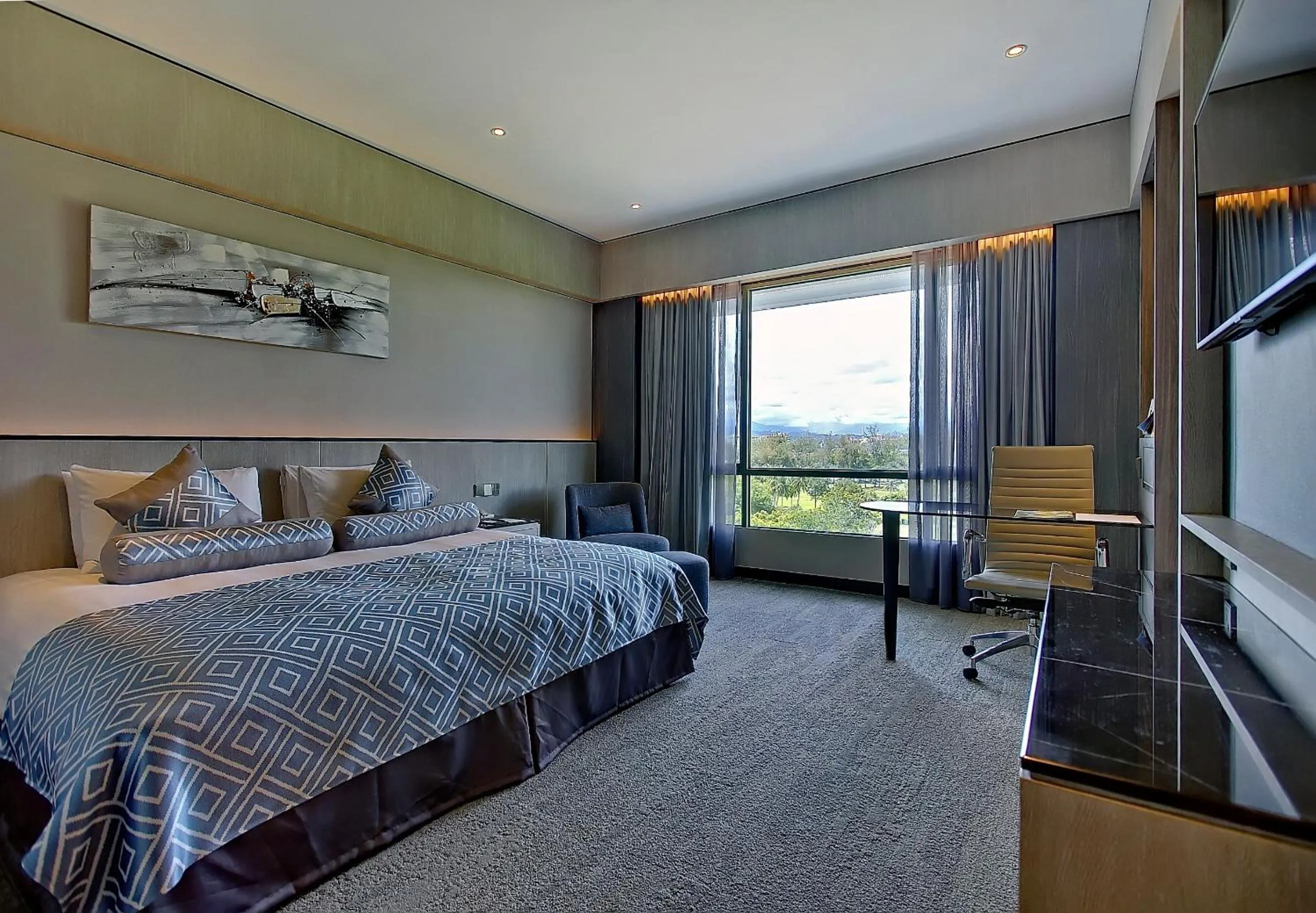 Bedroom, Bed in The Pacific Sutera Hotel